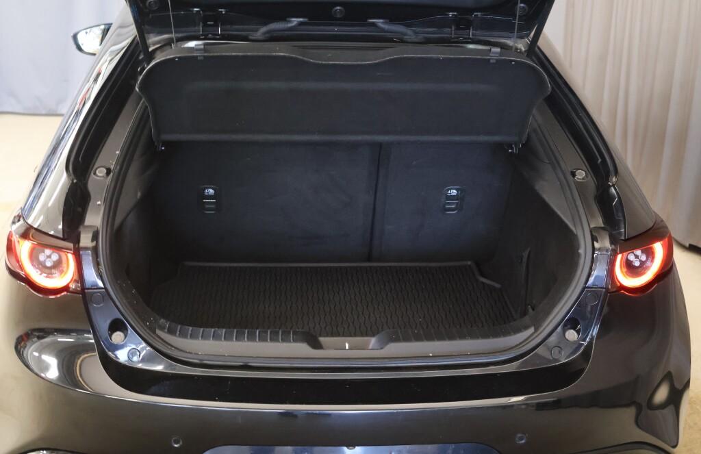 Mazda 3 2019, kuva 6/23