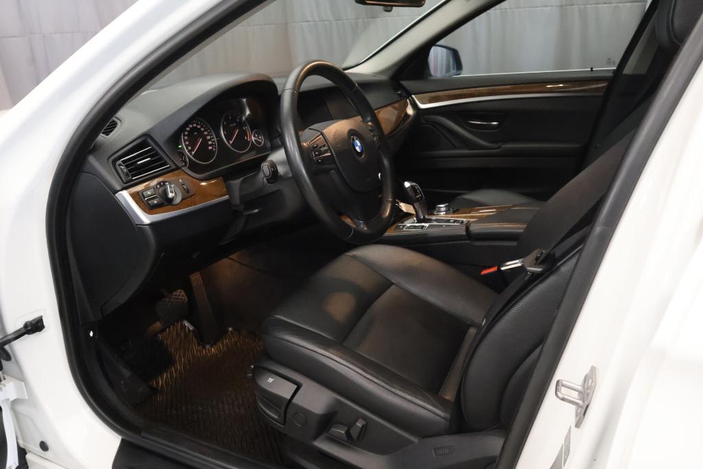 BMW 525 d xDrive Edition F10 Sedan 2013, kuva 7/24