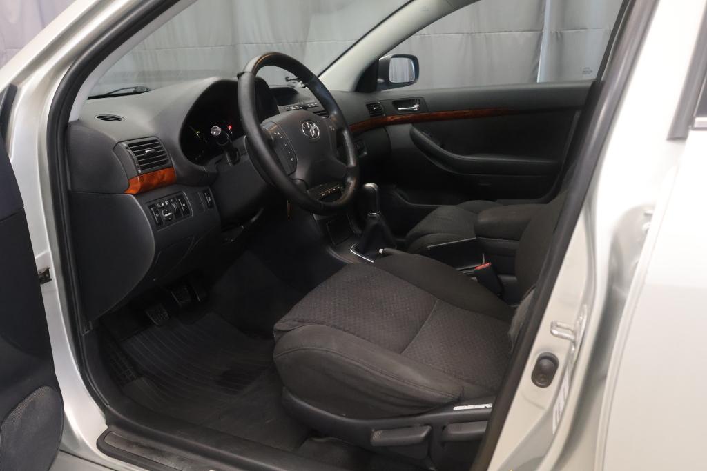 Toyota Avensis 2.0 VVT-i Linea Sol 2004, photo 7/23