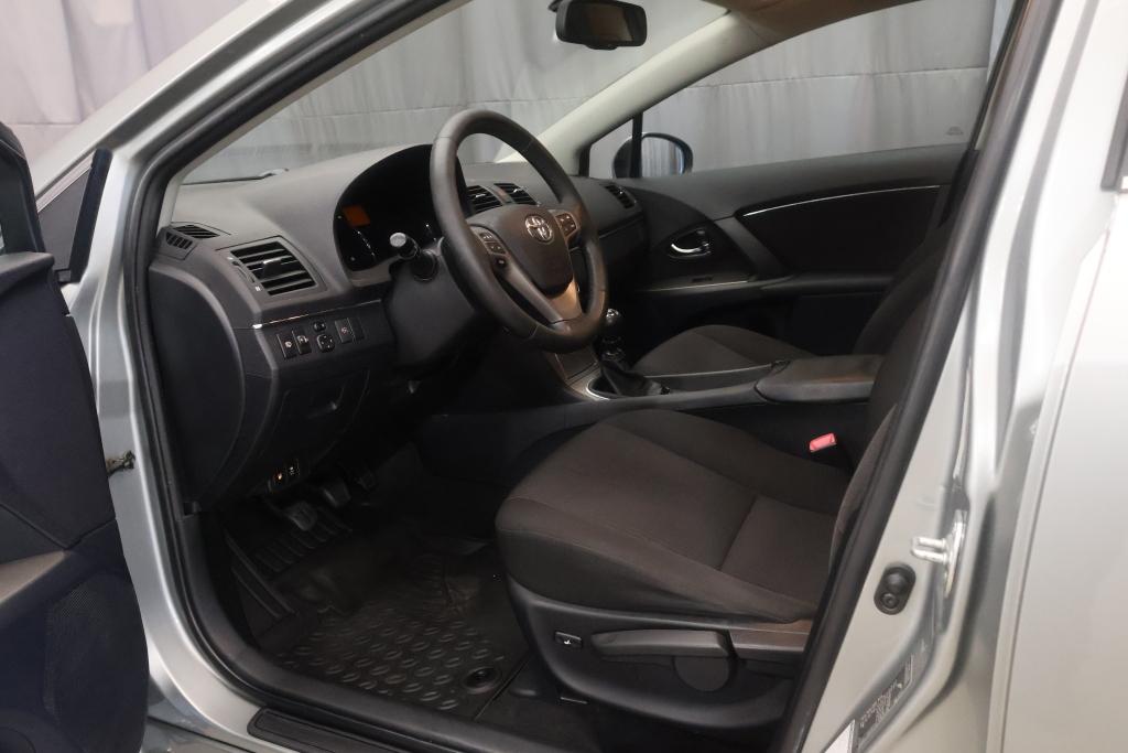 Toyota Avensis 2010, photo 7/22