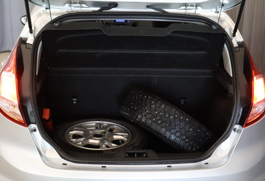 Ford Fiesta 2015, photo 6/25