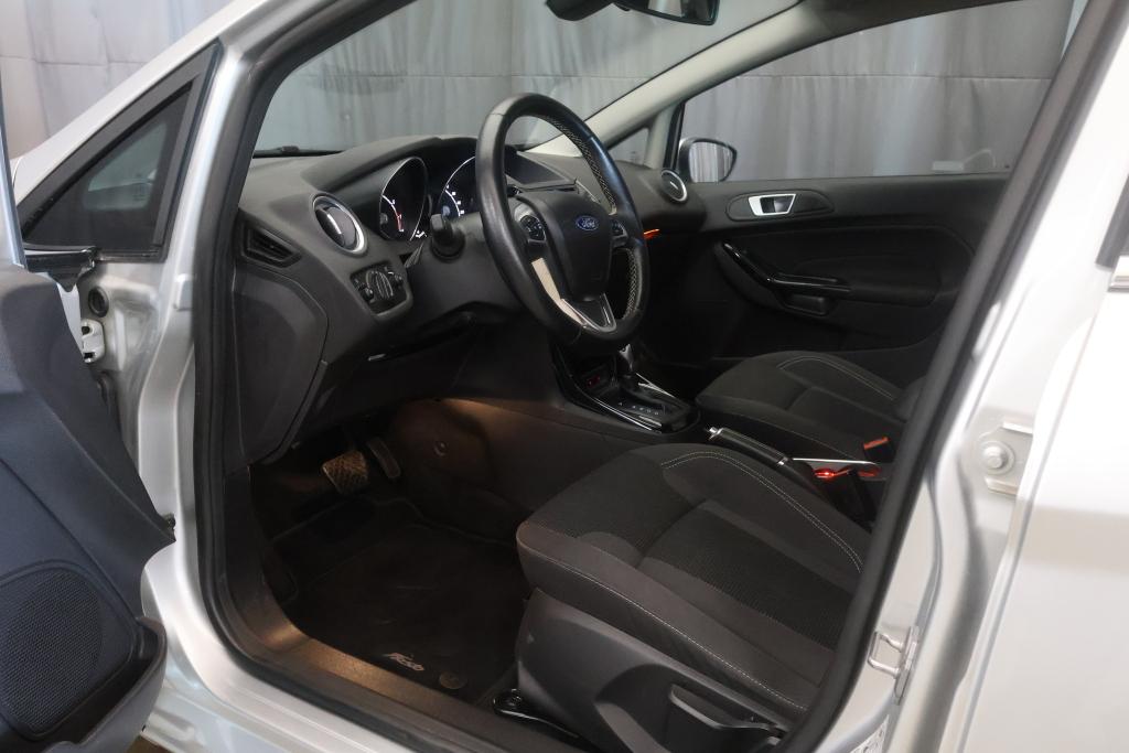 Ford Fiesta 2015, photo 7/25