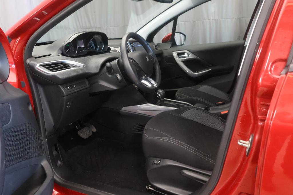 Peugeot 2008 2019, photo 7/25
