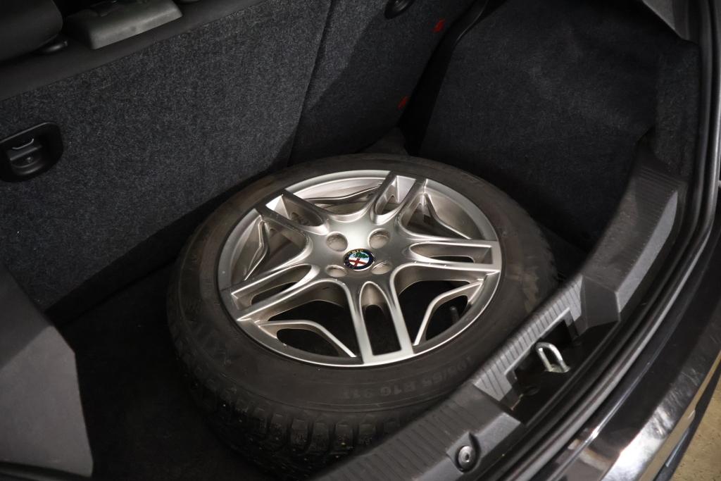 Alfa Romeo Mito Junior 1,4 95hv 2012, photo 7/21