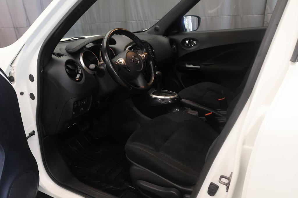 Nissan Juke 1,6L 117 CVT N-Connecta 2WD 2016, kuva 7/25