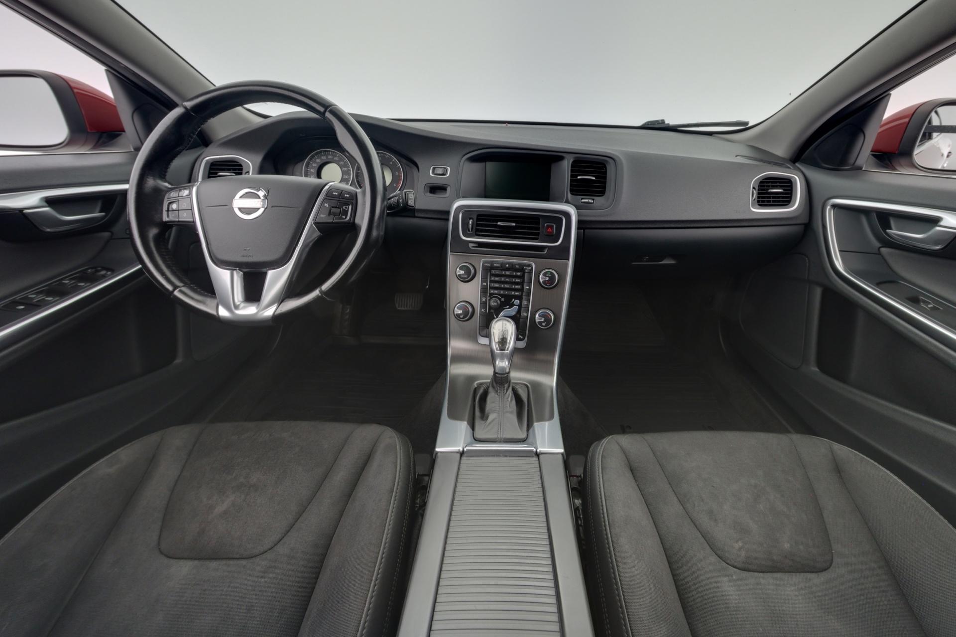 Volvo V60 D2 Momentum Business aut 2013, photo 7/30