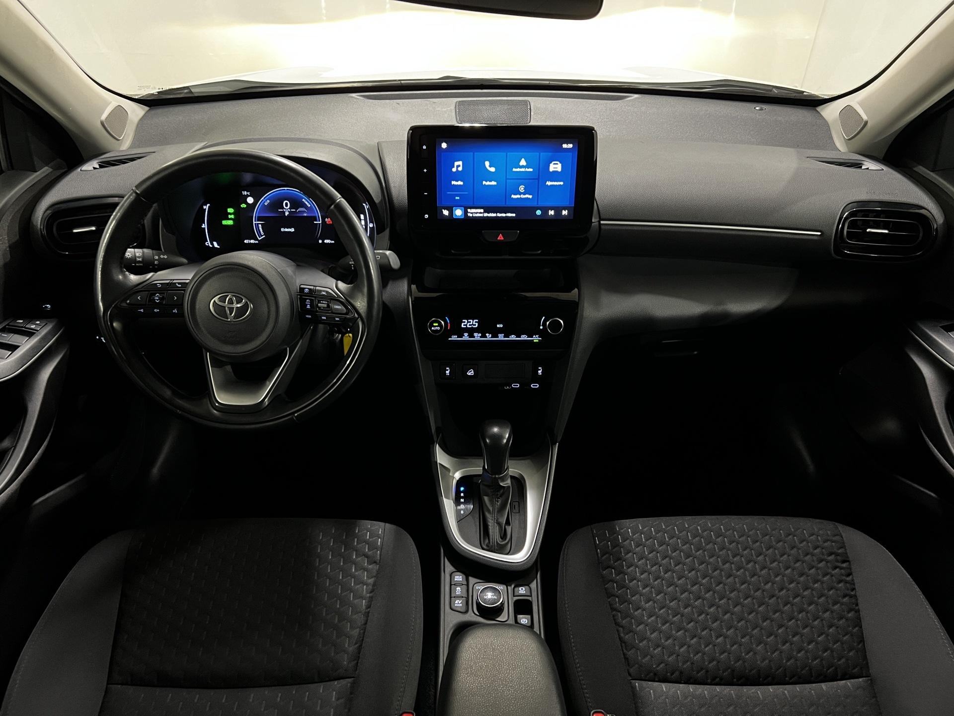 Toyota Yaris Cross 2025, photo 7/13