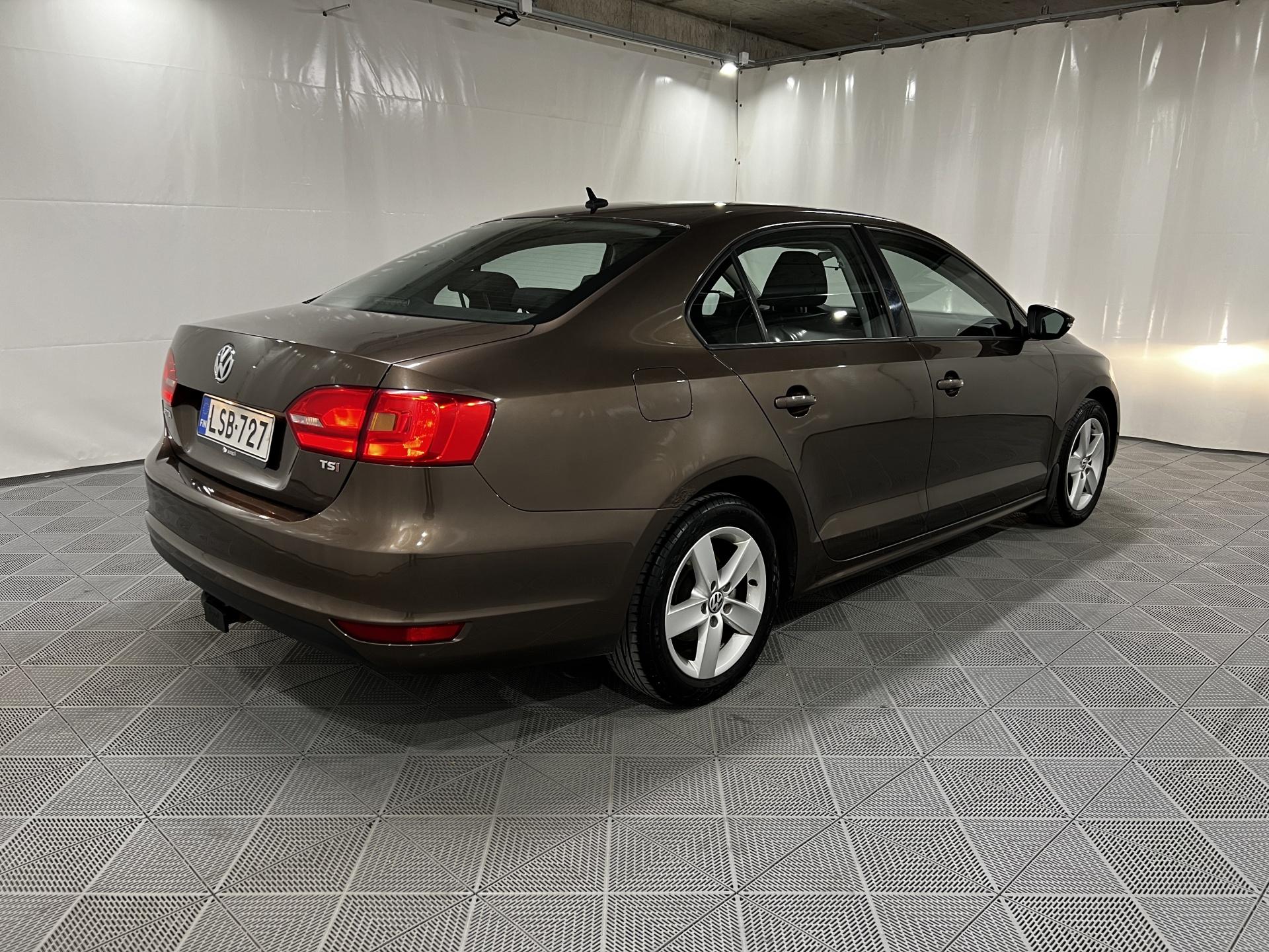 Volkswagen Jetta 2013, kuva 2/17