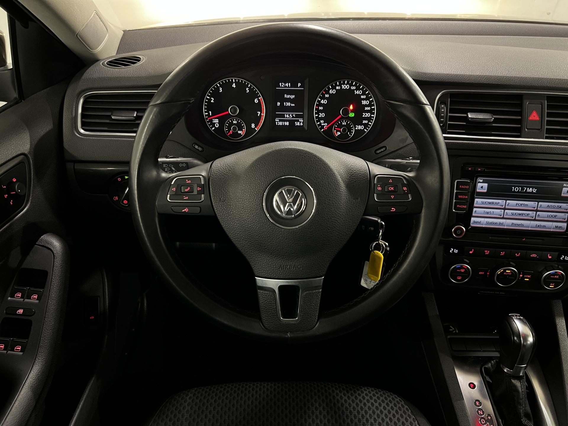 Volkswagen Jetta 2013, kuva 7/17