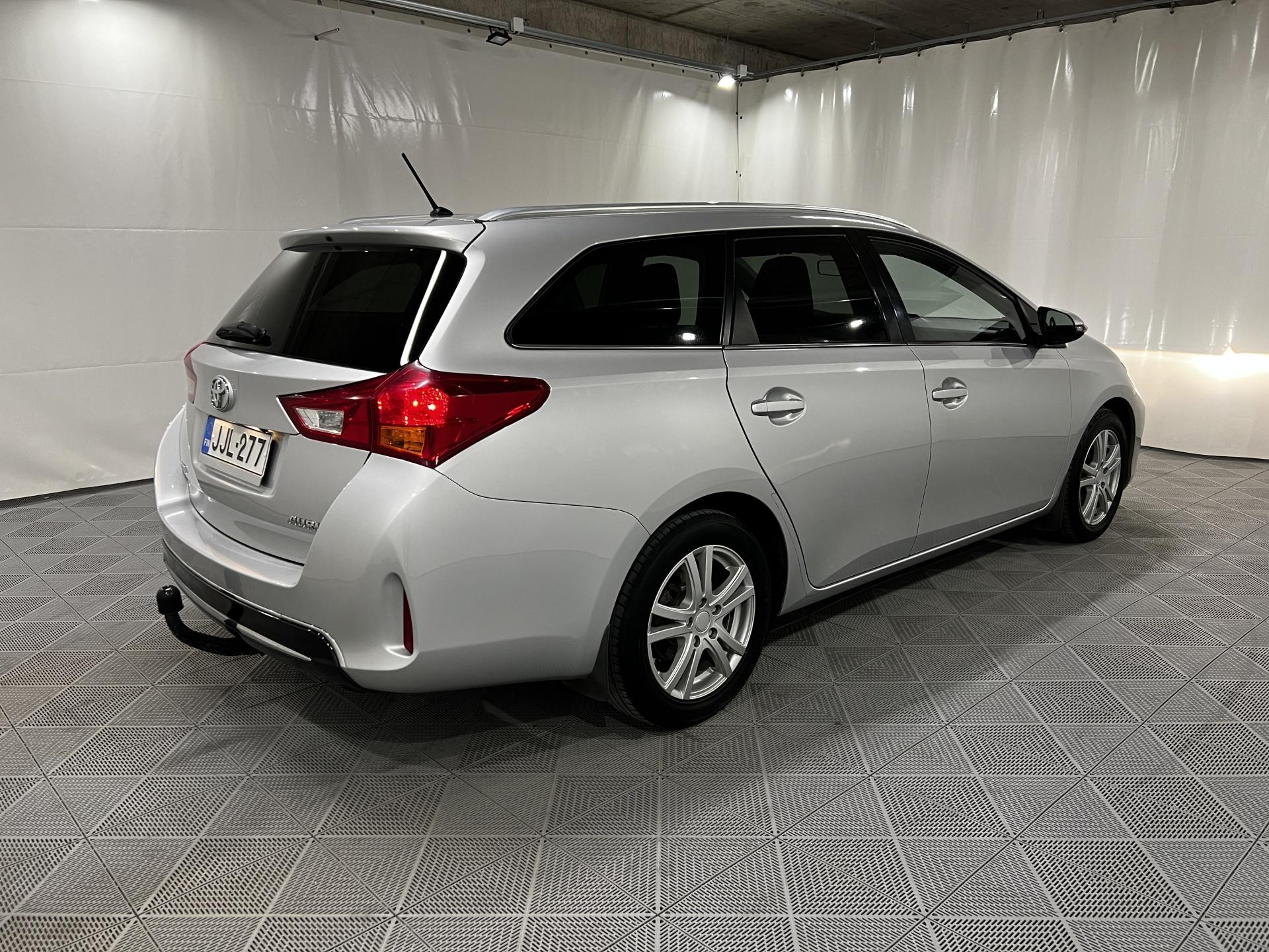Toyota Auris 2014, kuva 2/19
