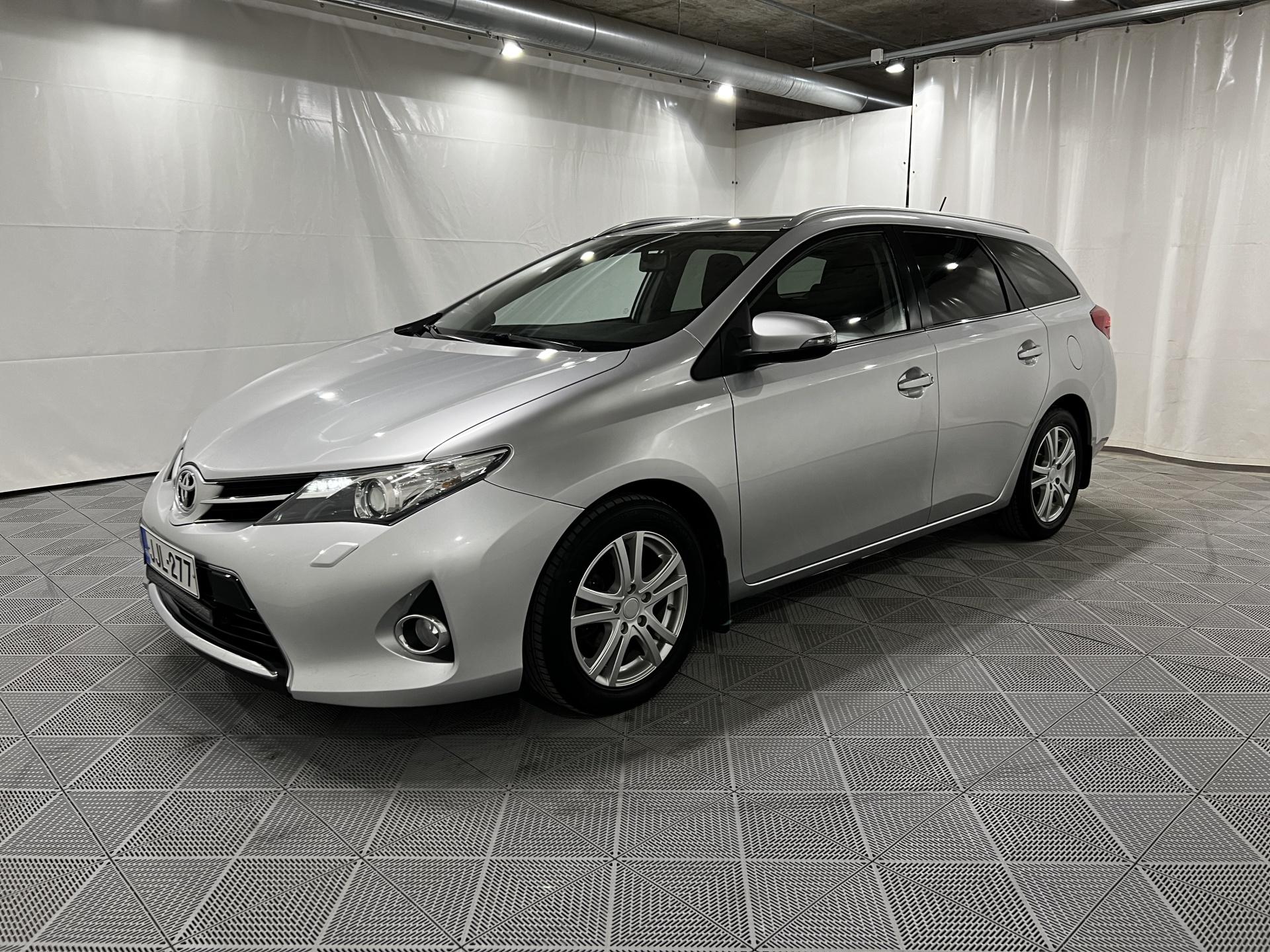 Toyota Auris 2014, kuva 5/19