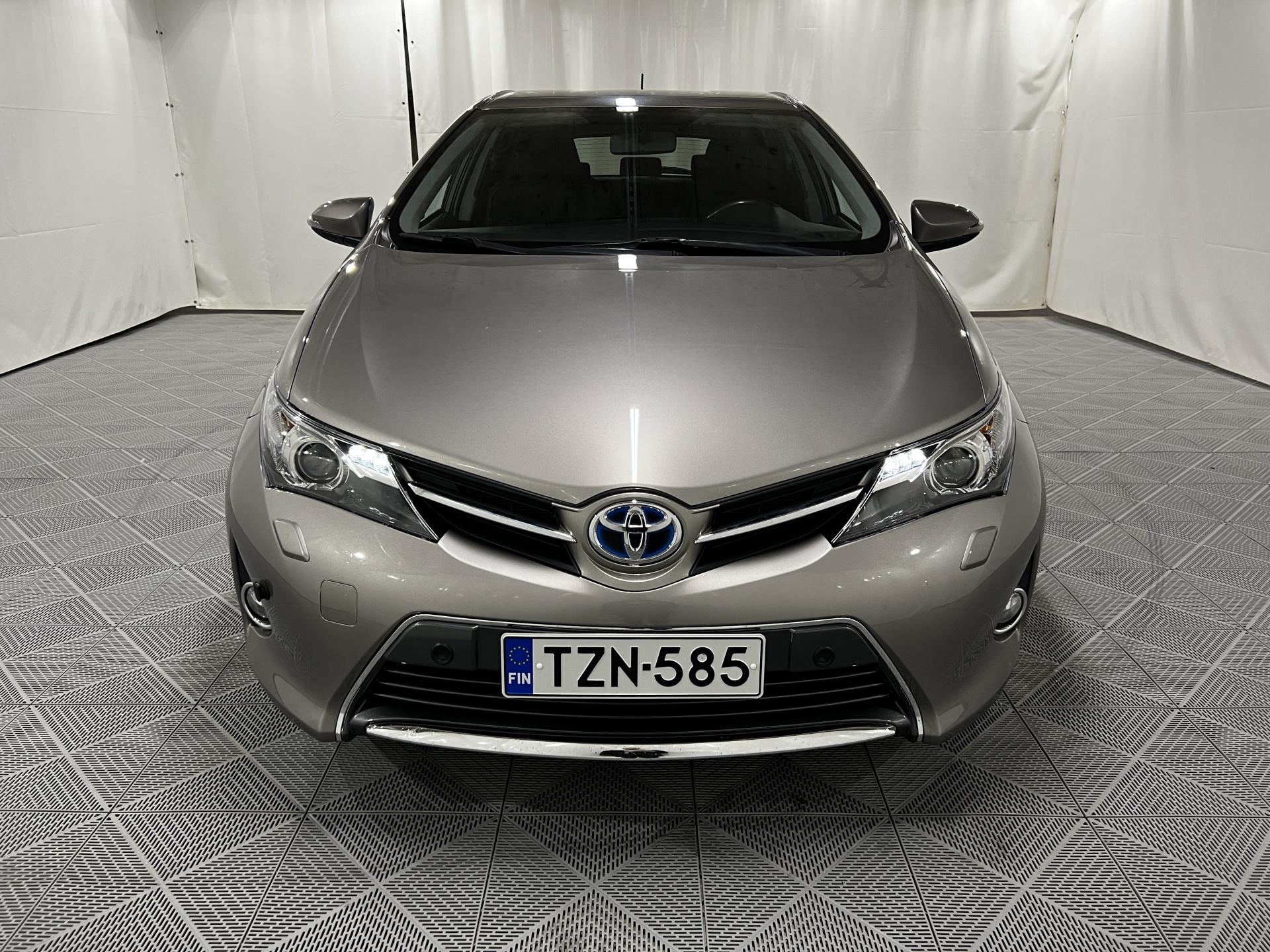 Toyota Auris 1.8 Hybrid Active A. 2015, kuva 6/19