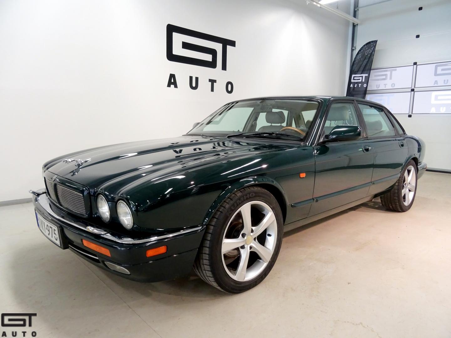 Jaguar XJR