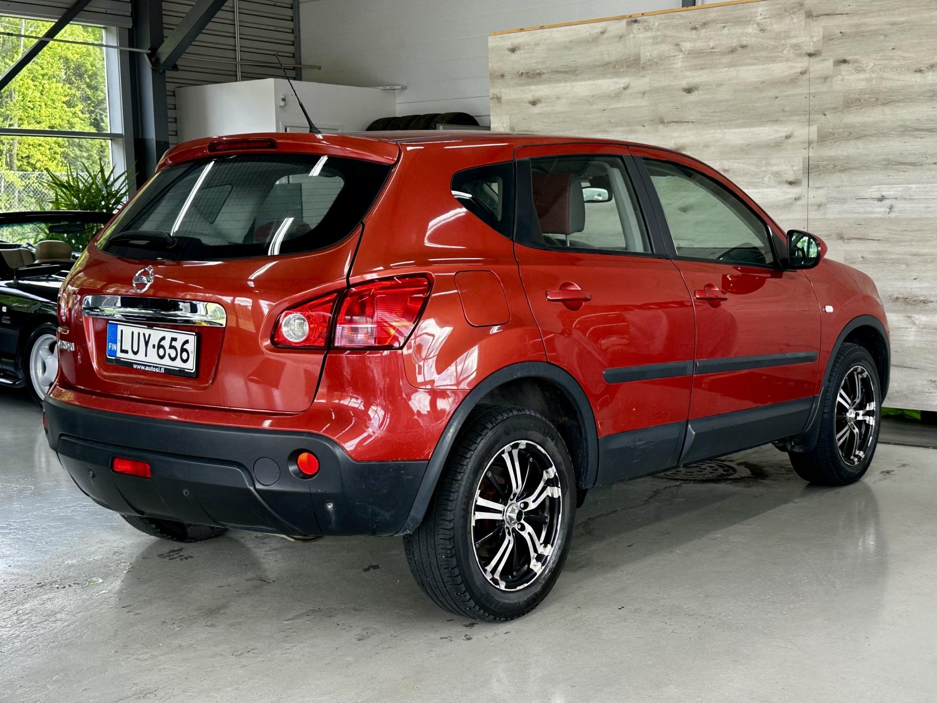 Nissan Qashqai 2,0L Tekna CVT 4WD 2007, photo 5/17