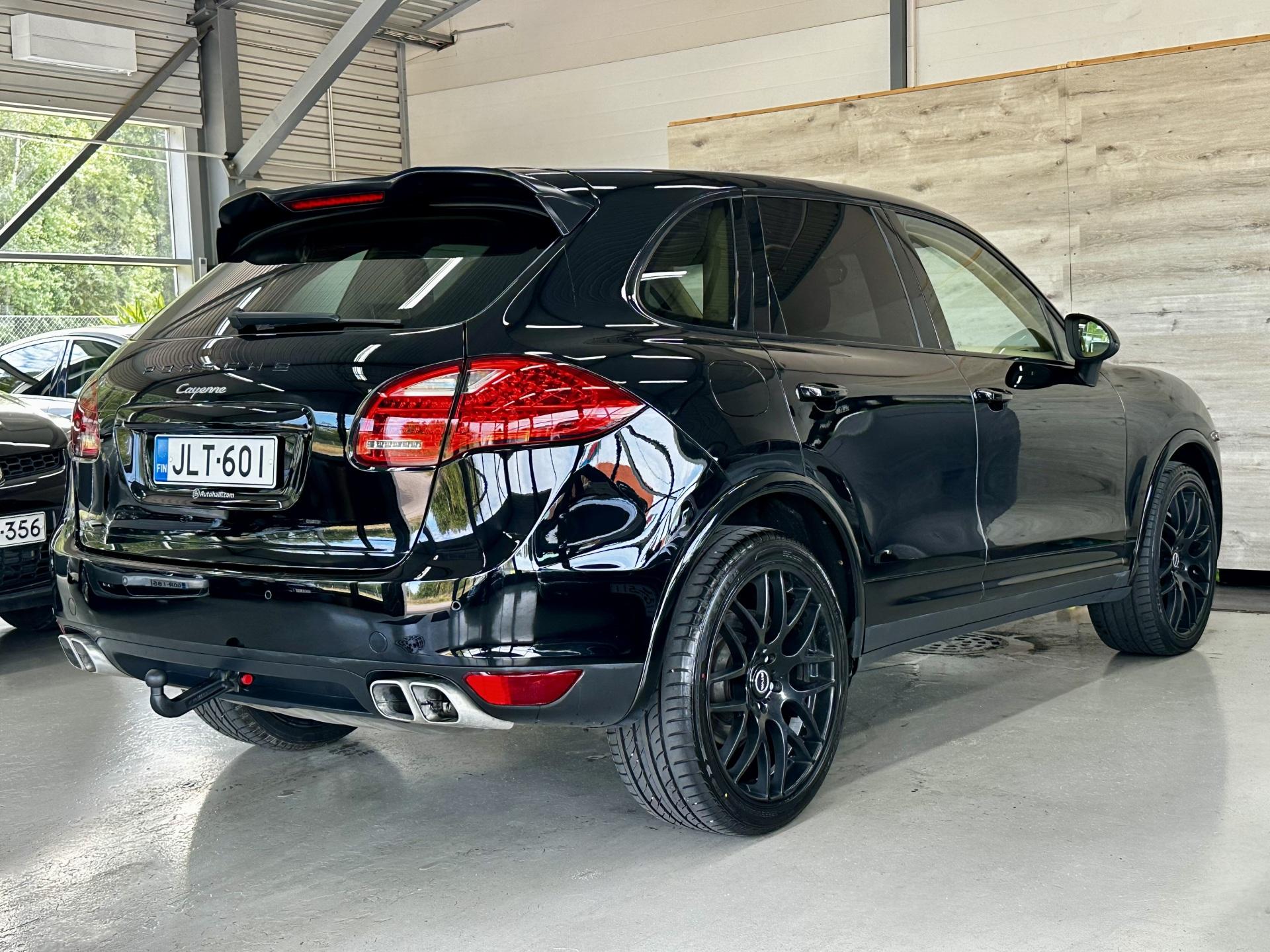Porsche Cayenne 2012, kuva 6/26