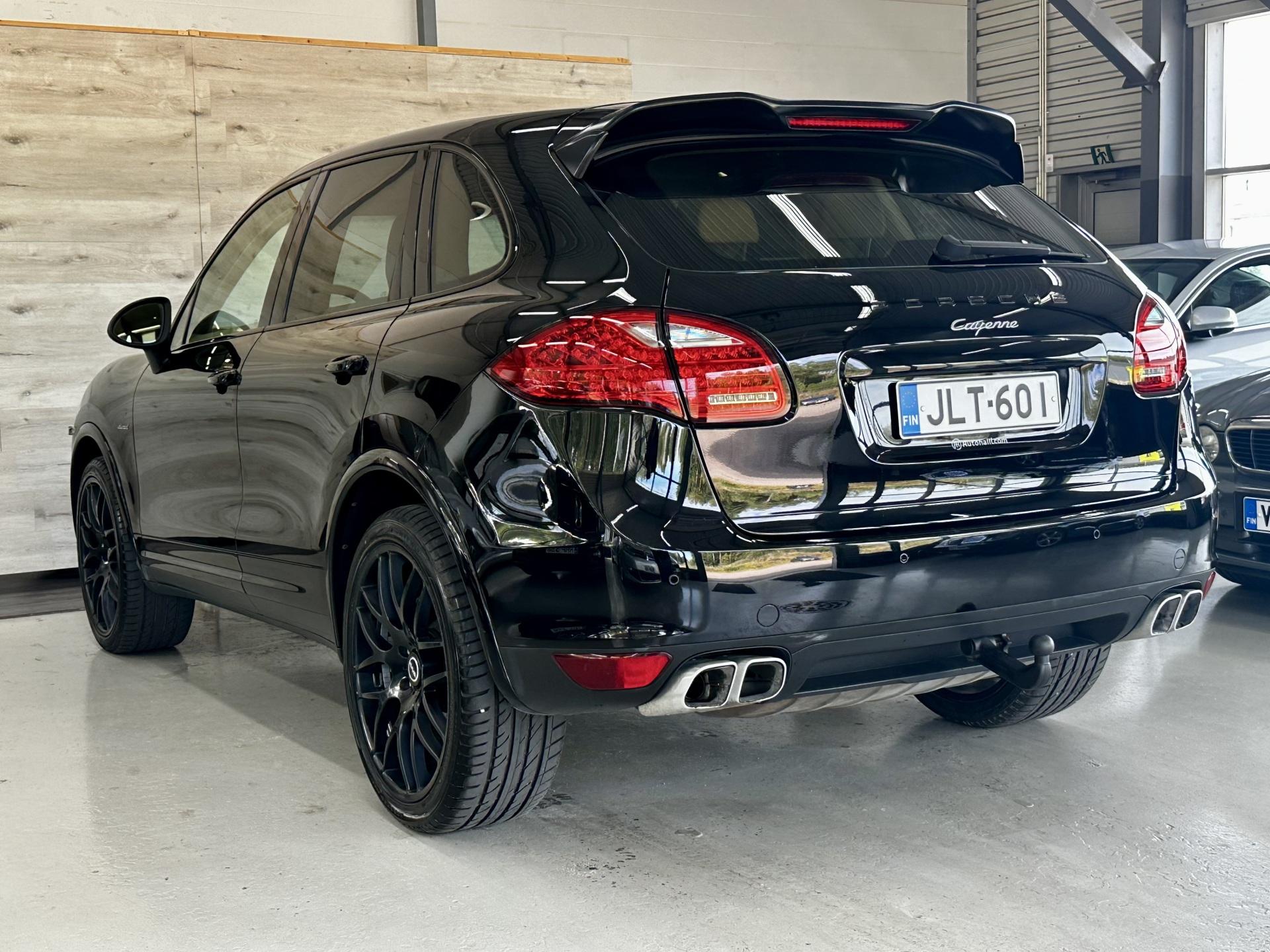 Porsche Cayenne 2012, kuva 4/26