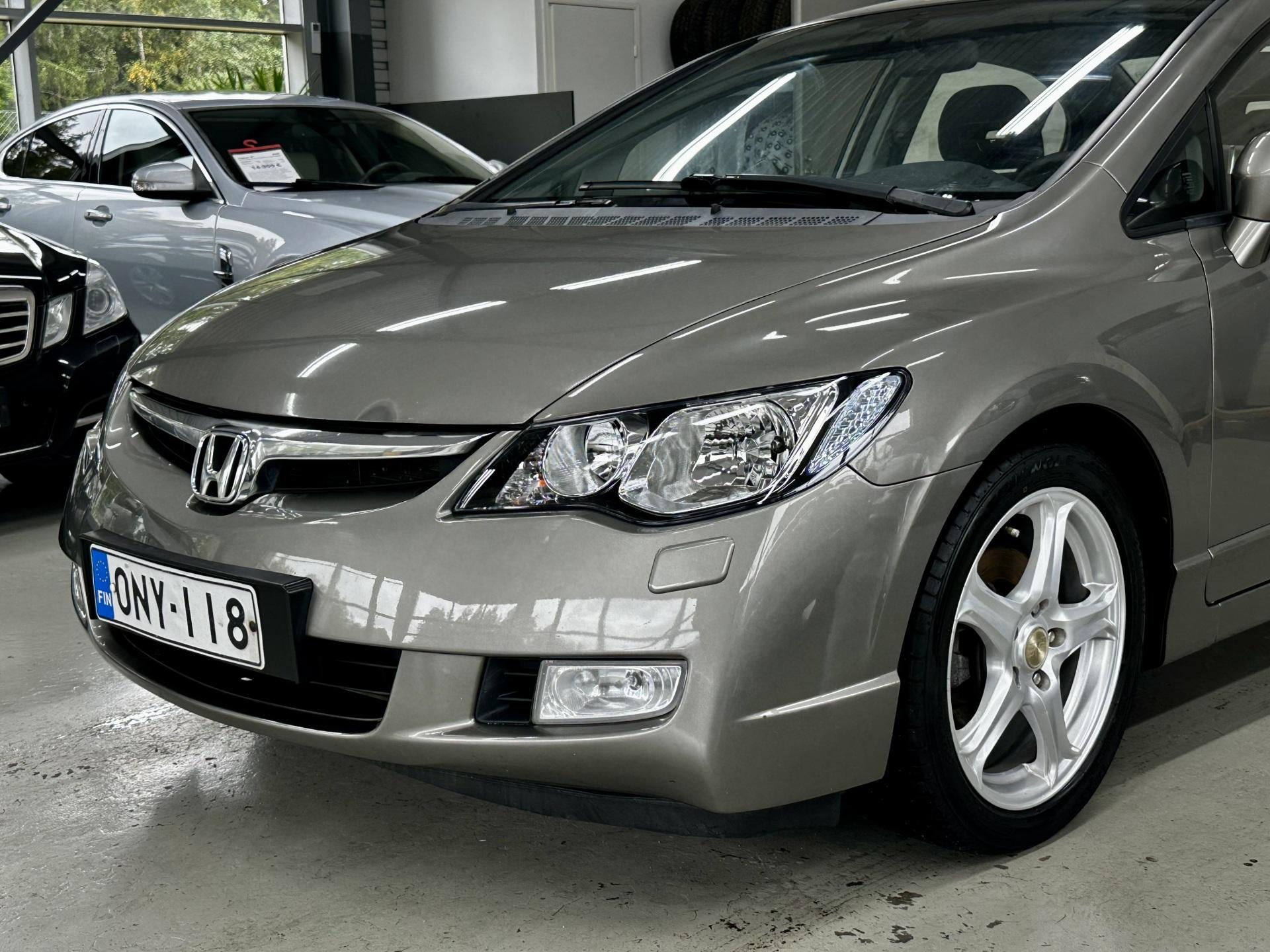 Honda Civic 1,8 Sedan, Suomiauto 2008, photo 2/23