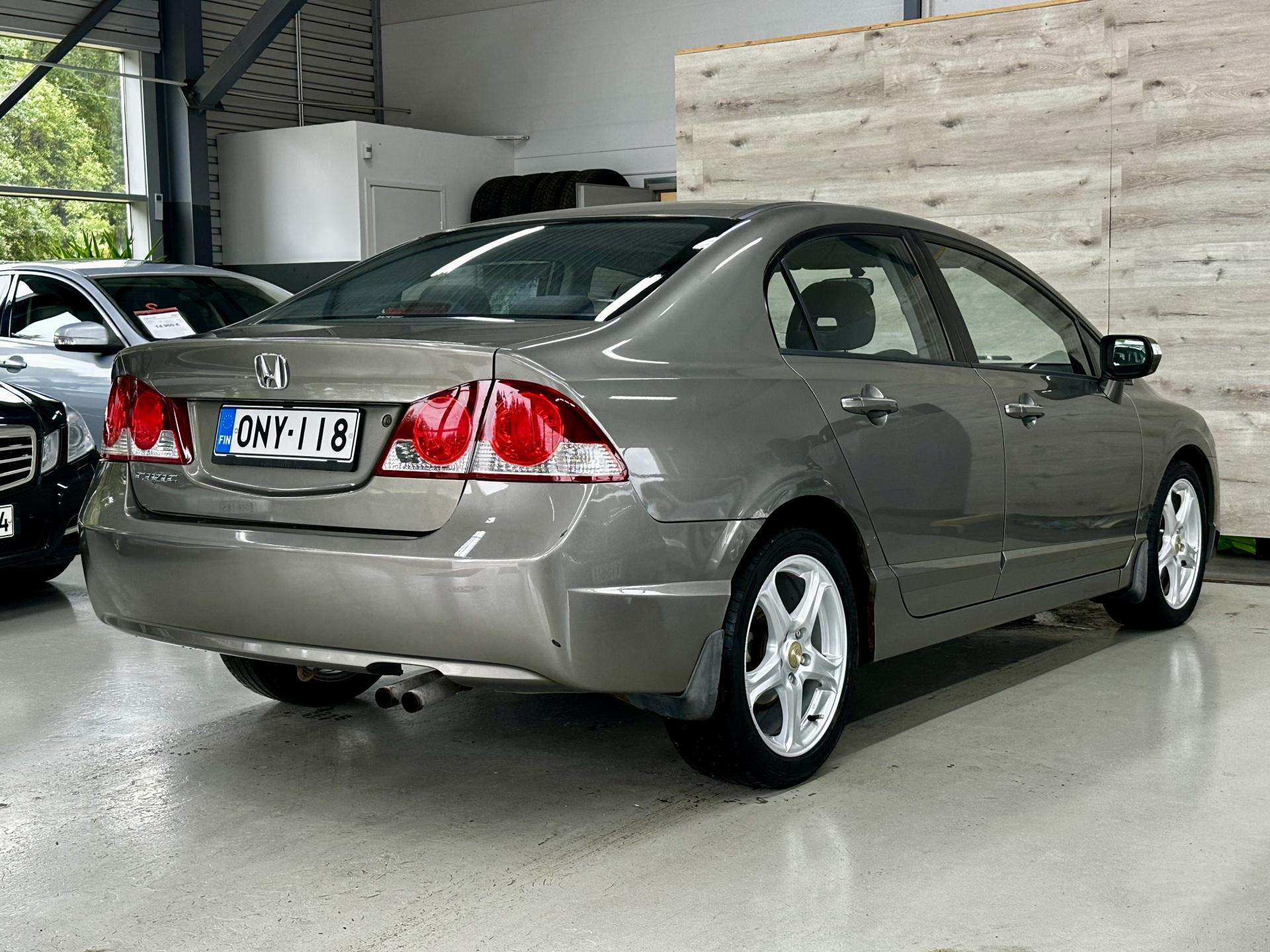 Honda Civic 1,8 Sedan, Suomiauto 2008, photo 6/23