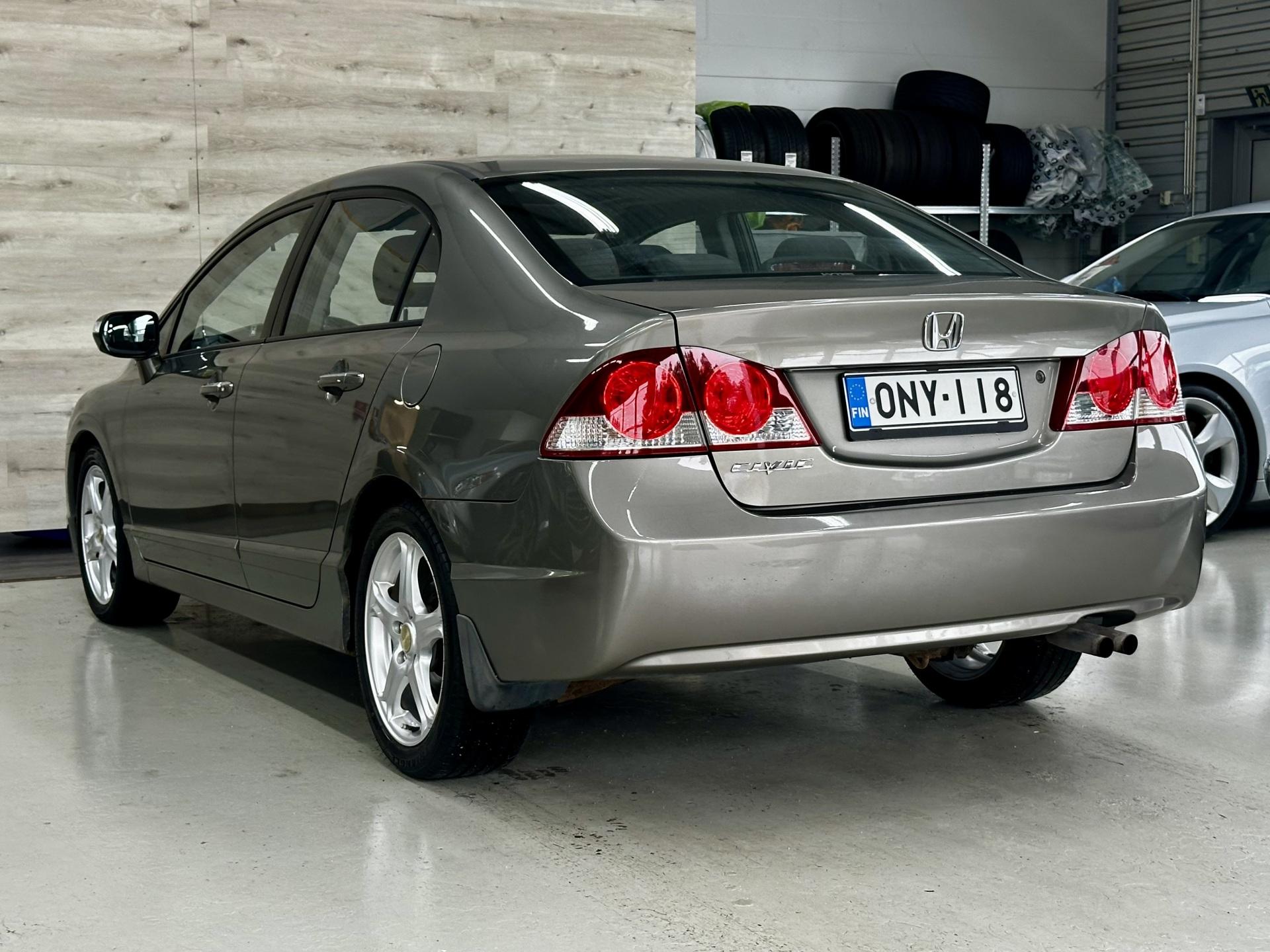 Honda Civic 1,8 Sedan, Suomiauto 2008, photo 4/23
