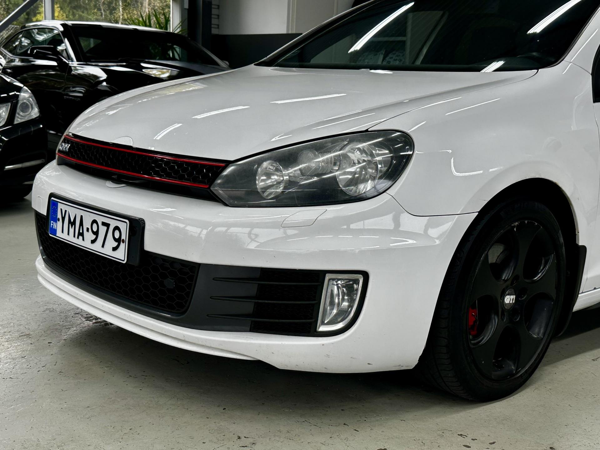 Volkswagen Golf GTI 2,0 155kW manuaali 2011, photo 2/24