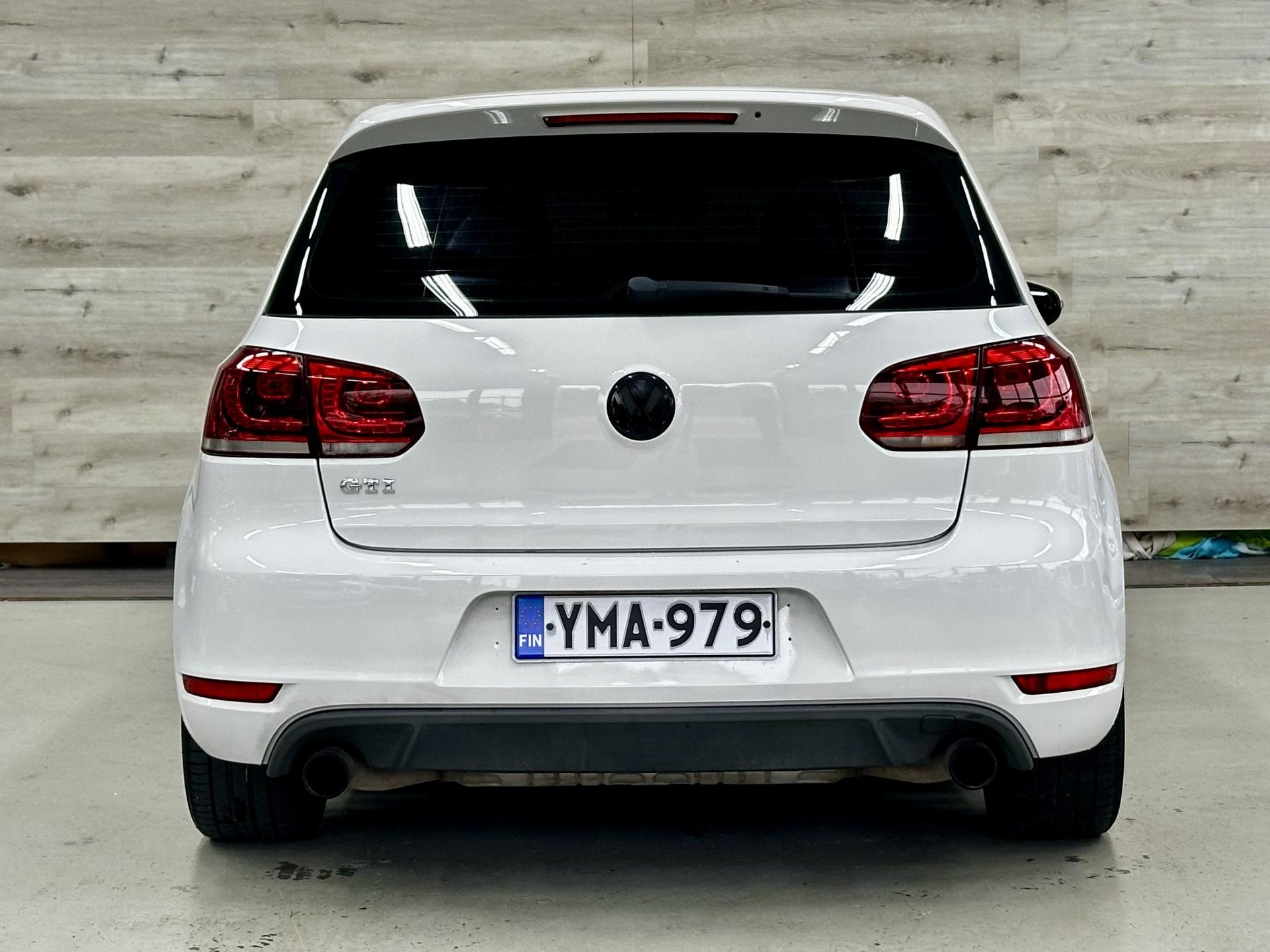 Volkswagen Golf GTI 2,0 155kW manuaali 2011, photo 5/24