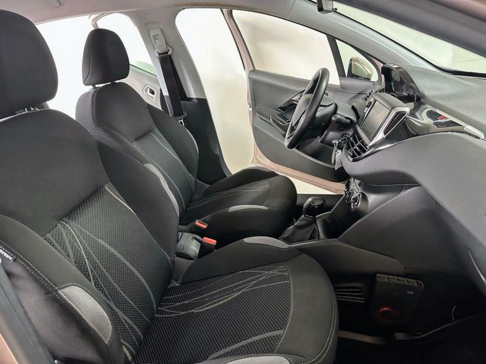 Vaihtoauto Peugeot 208