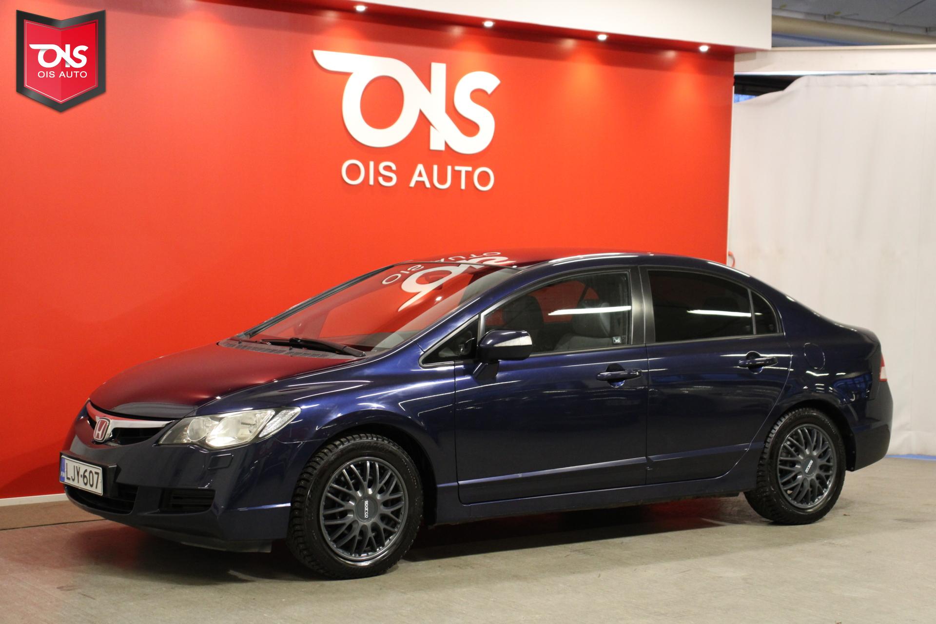 1.8 Comfort AT + VÄHÄN AJETTU AUTOMAATTI CIVIC + UUDEHKOT NASTAT + LOHKO JA PISTOKE + RAHOITUS