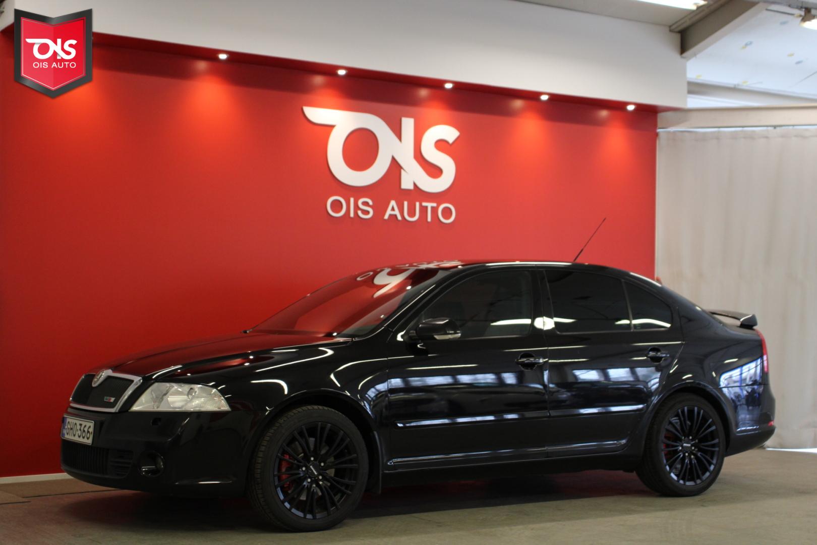 RS 2.0TFSI * 2x Renkaat Aluilla * Xenonit * Koukku * Osanahat * Vakkari * Rahoitus