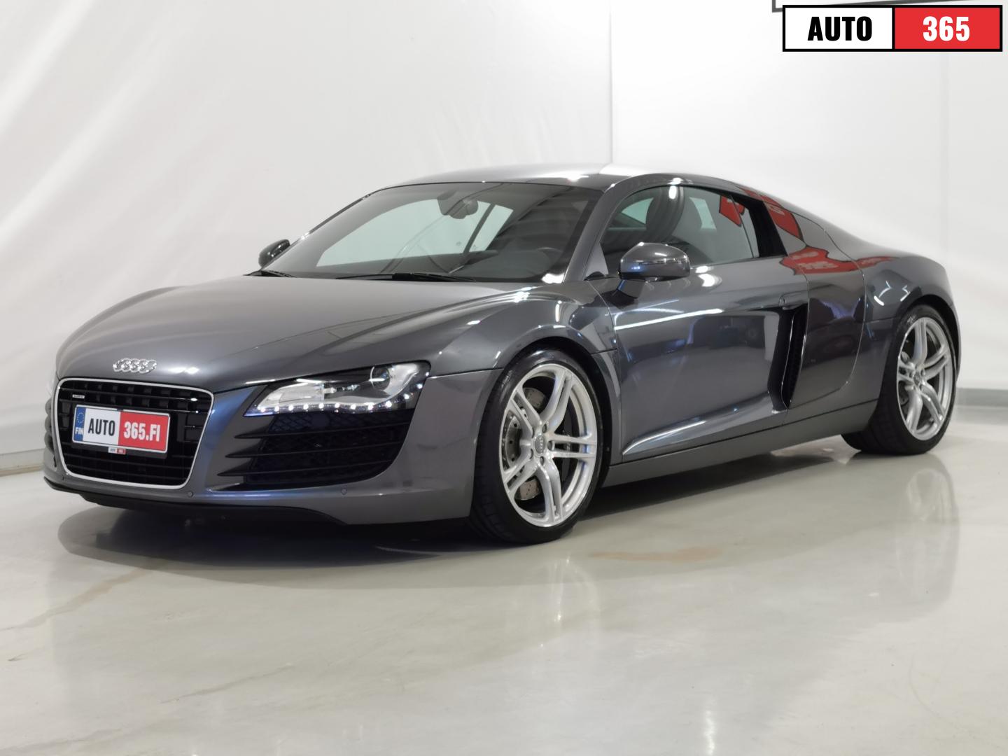 Audi R8 - Image 2