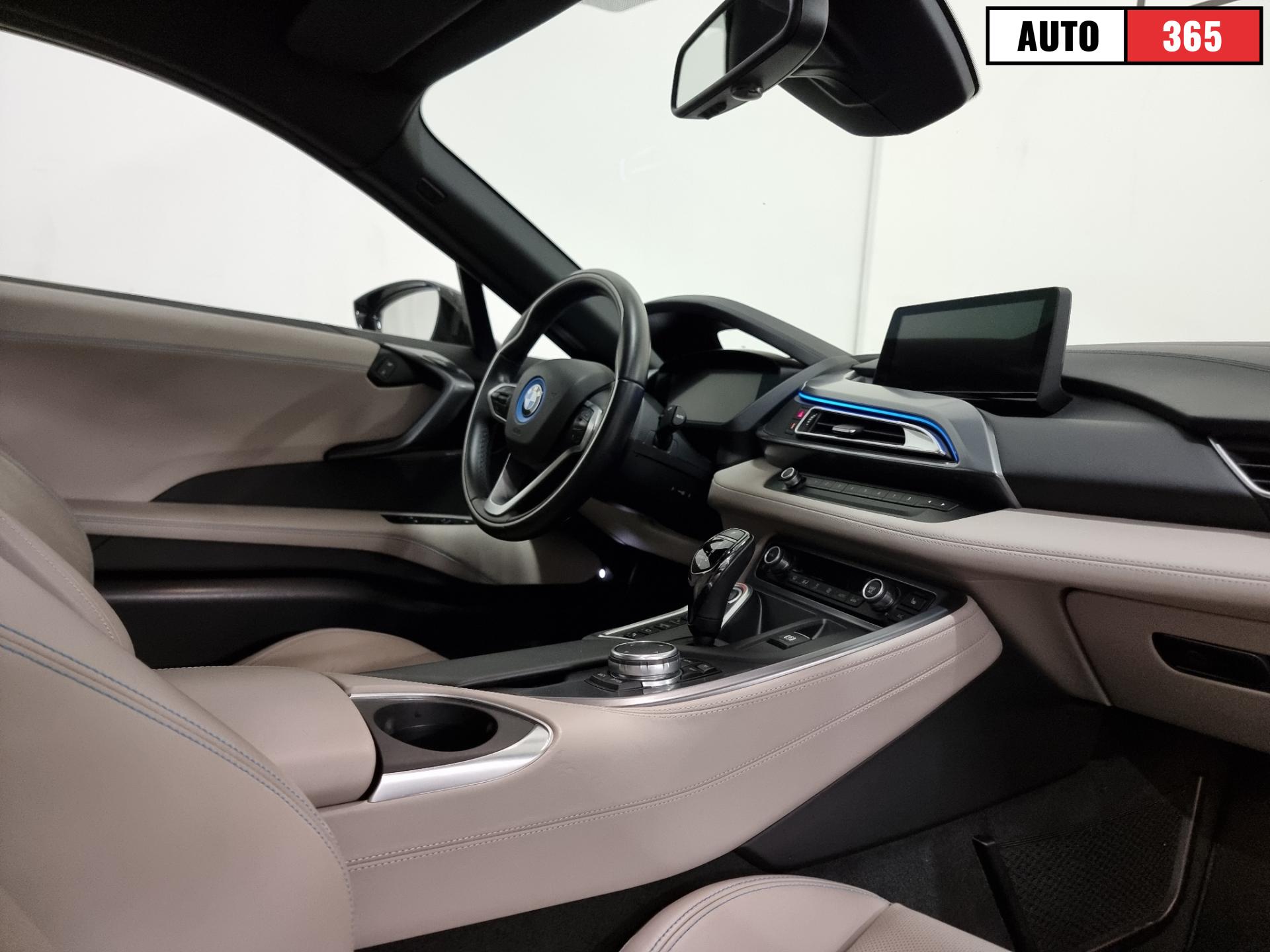 BMW I8 - Image 12
