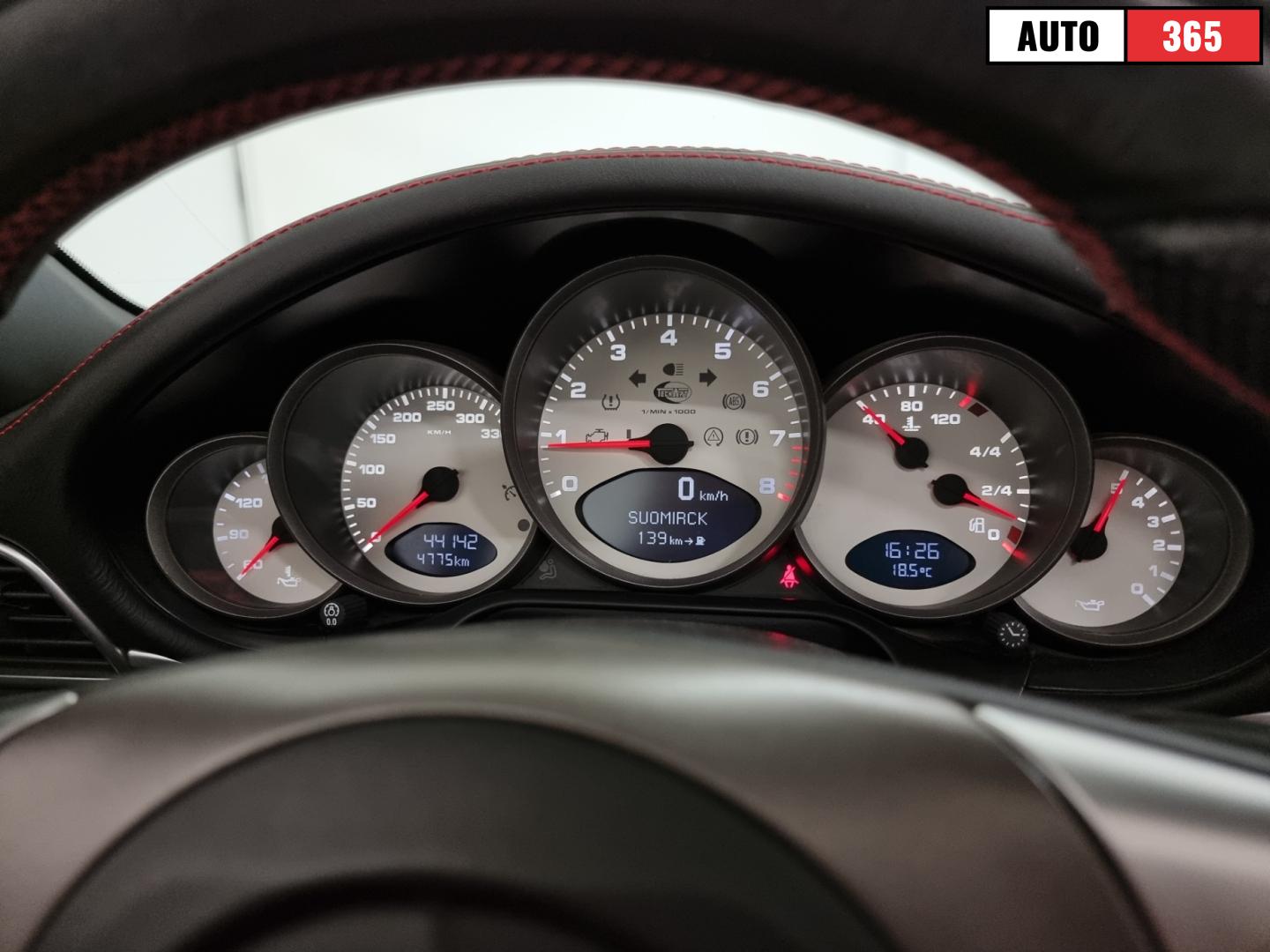 Porsche 911 - Image 16