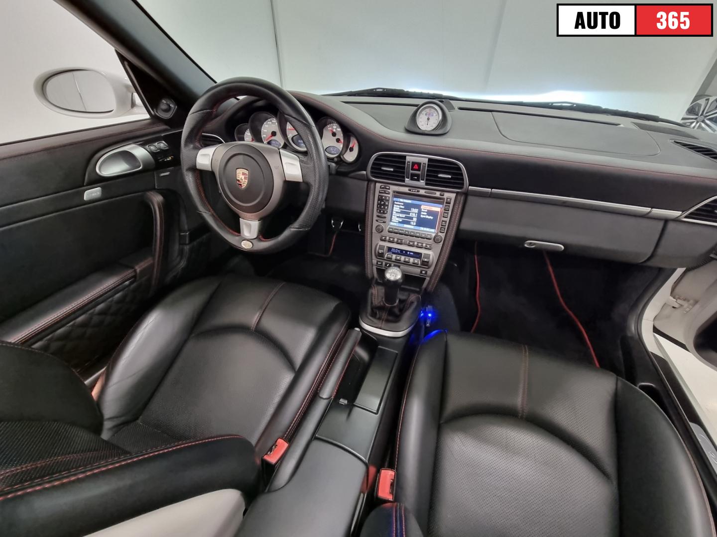 Porsche 911 - Image 7