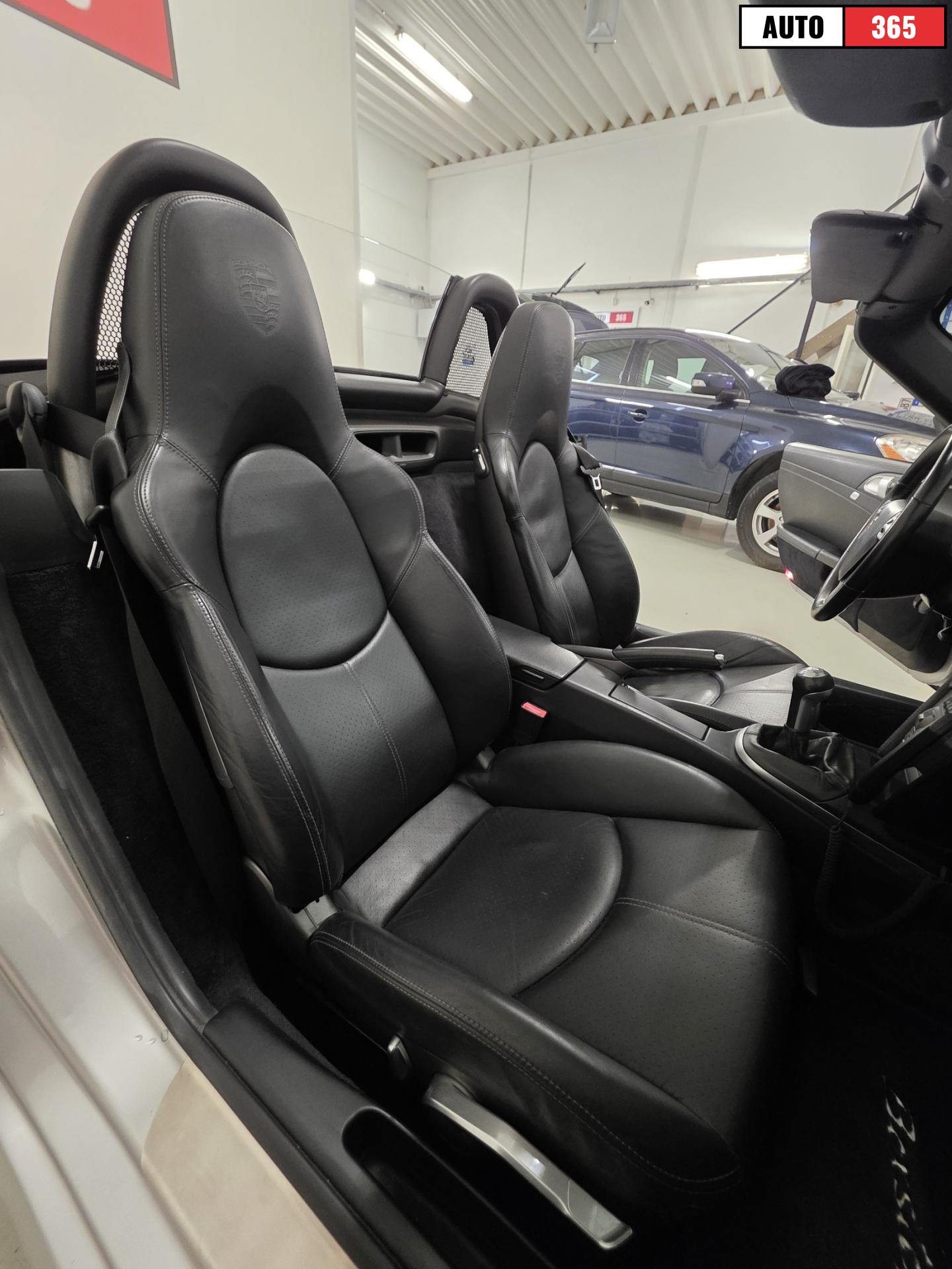 Porsche Boxster - Image 18