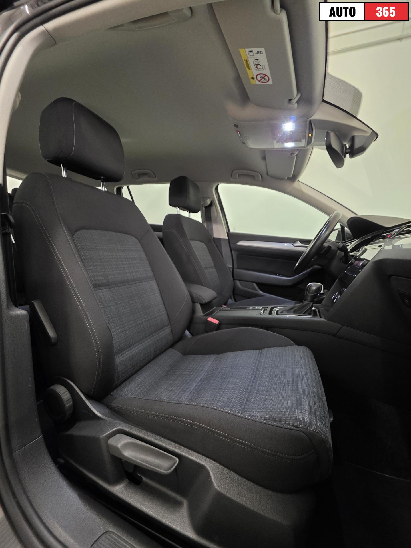 Volkswagen Passat - Image 8