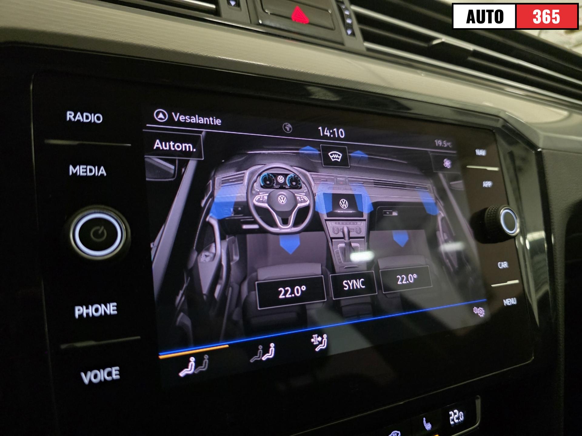 Volkswagen Passat - Image 22