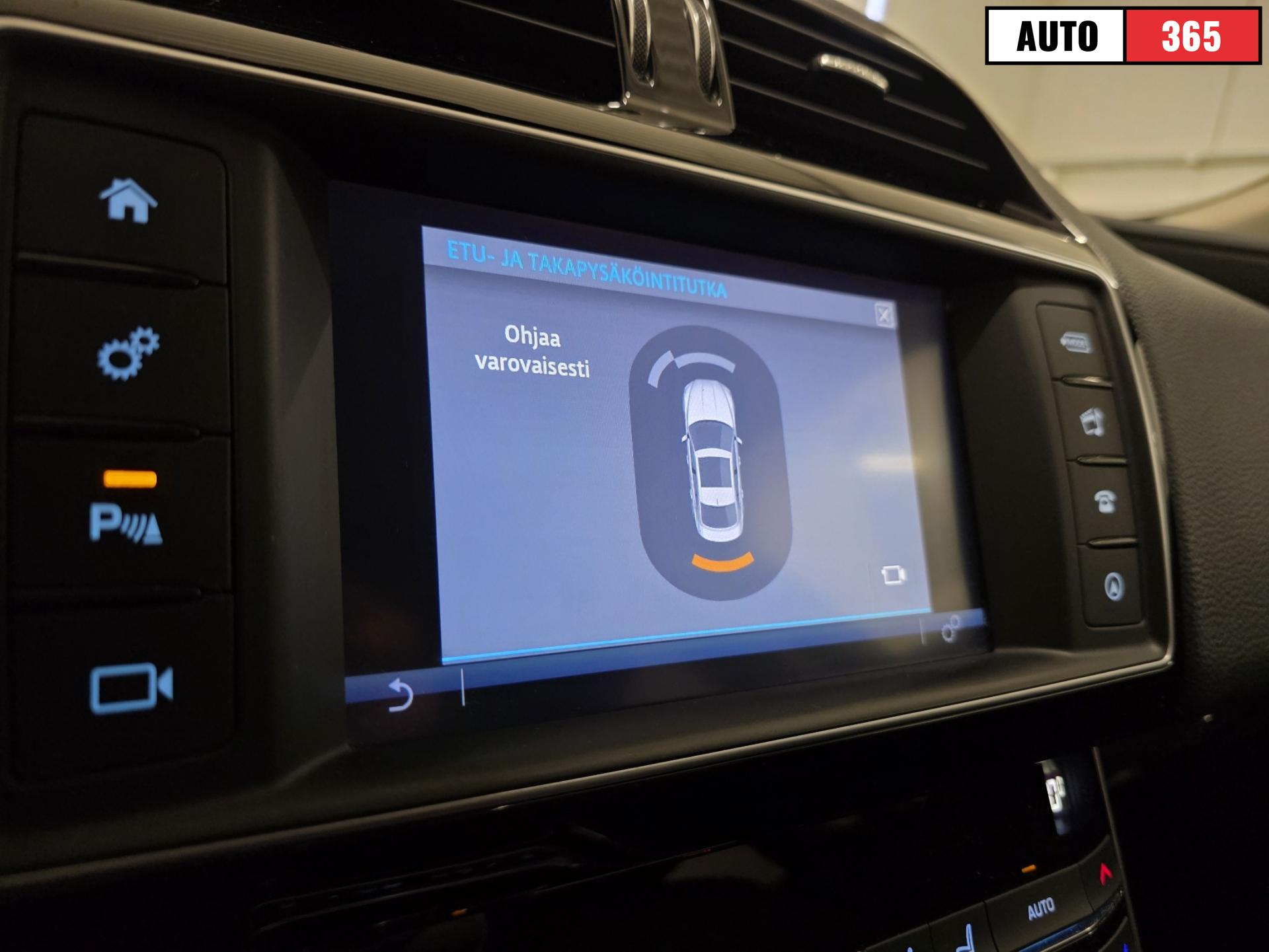 Jaguar XE - Image 17