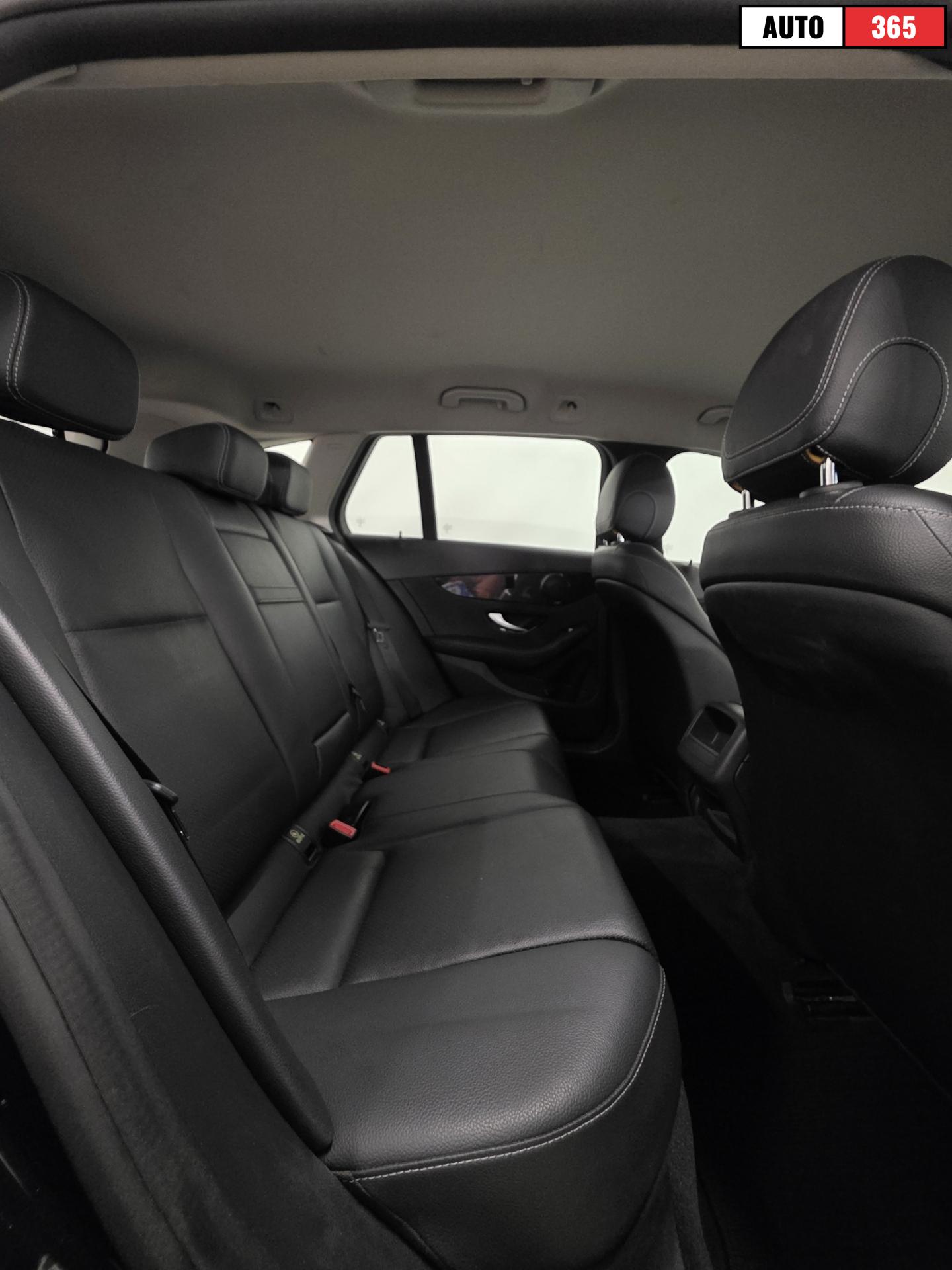 Mercedes-Benz C - Image 9