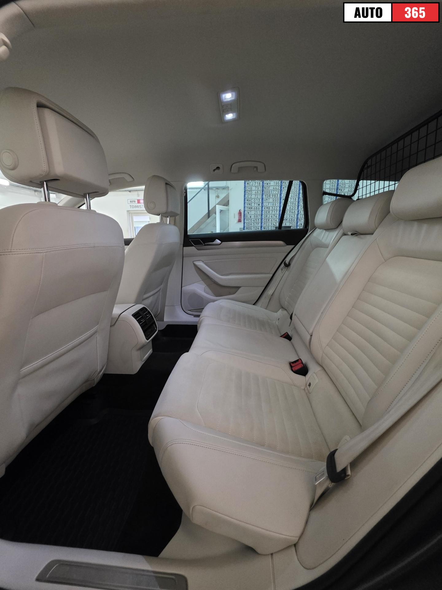 Volkswagen Passat - Image 9