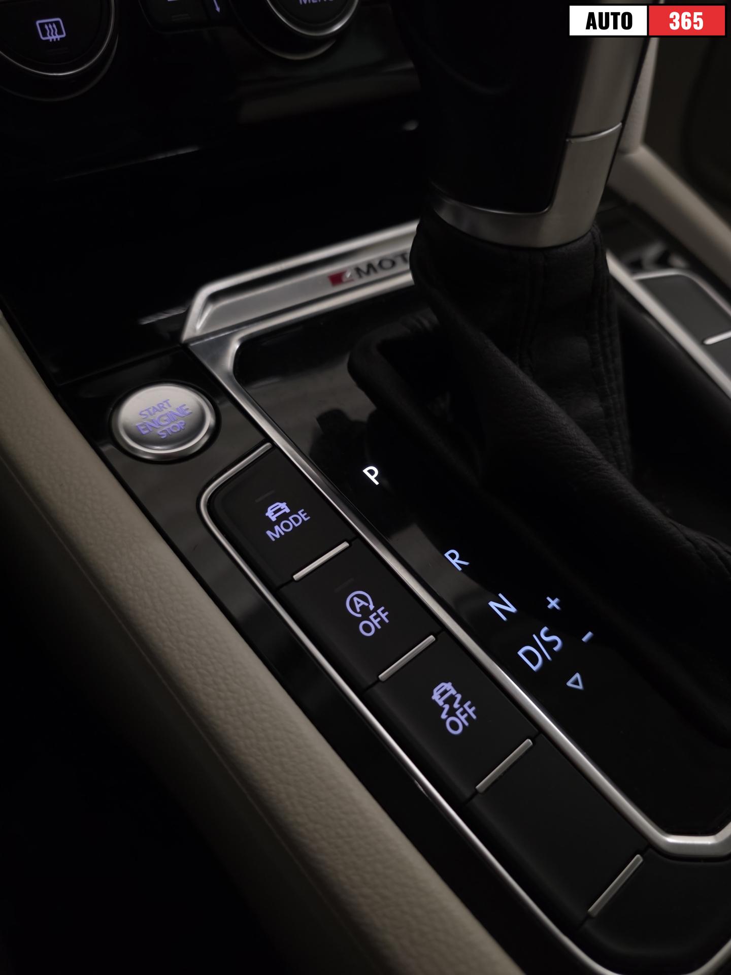 Volkswagen Passat - Image 19