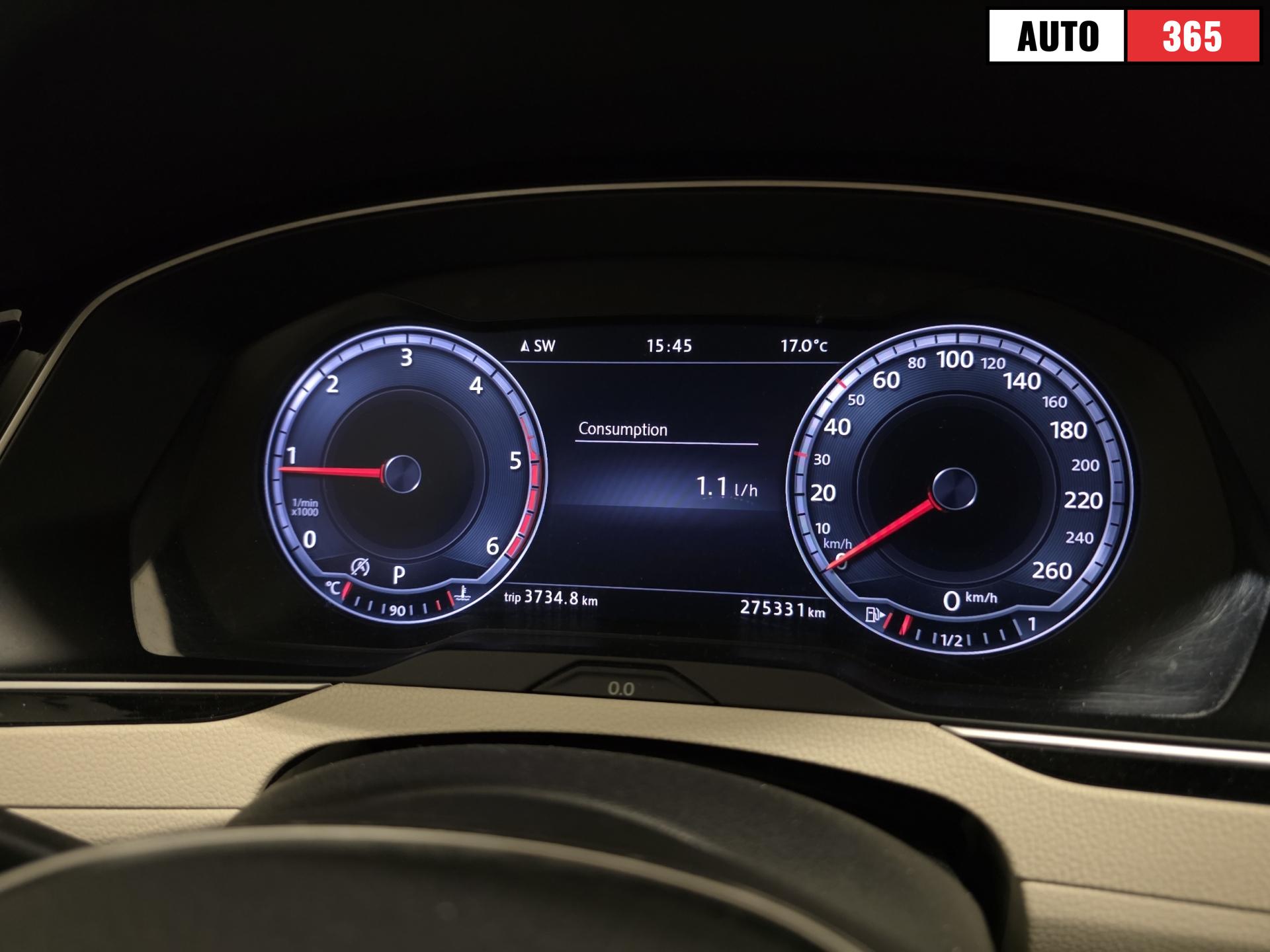 Volkswagen Passat - Image 12