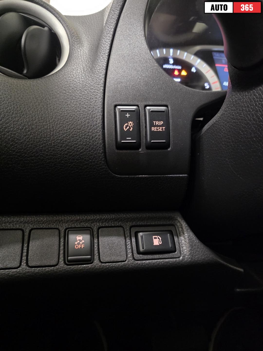 Nissan Navara - Image 26