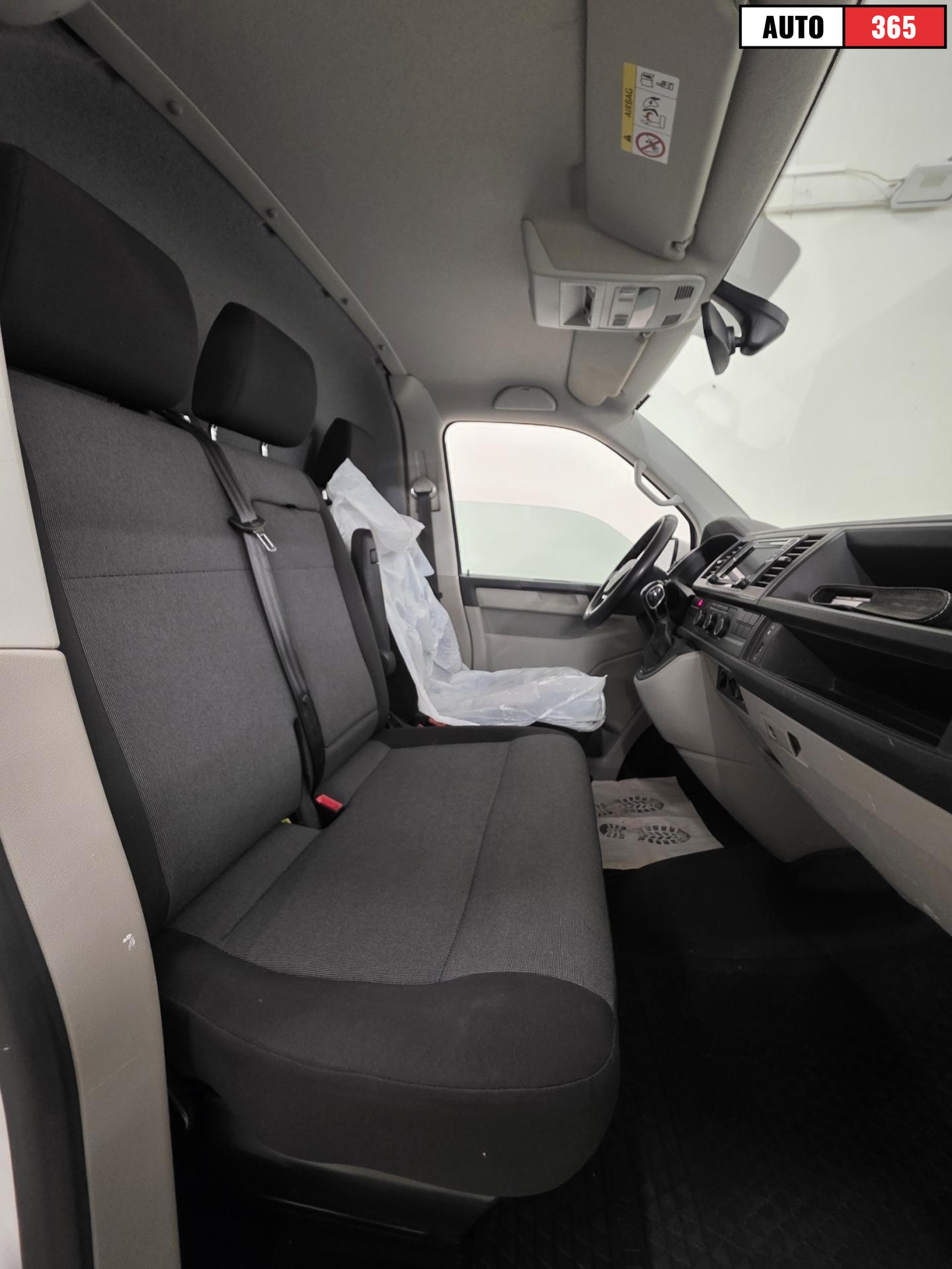 Volkswagen Transporter - Image 6