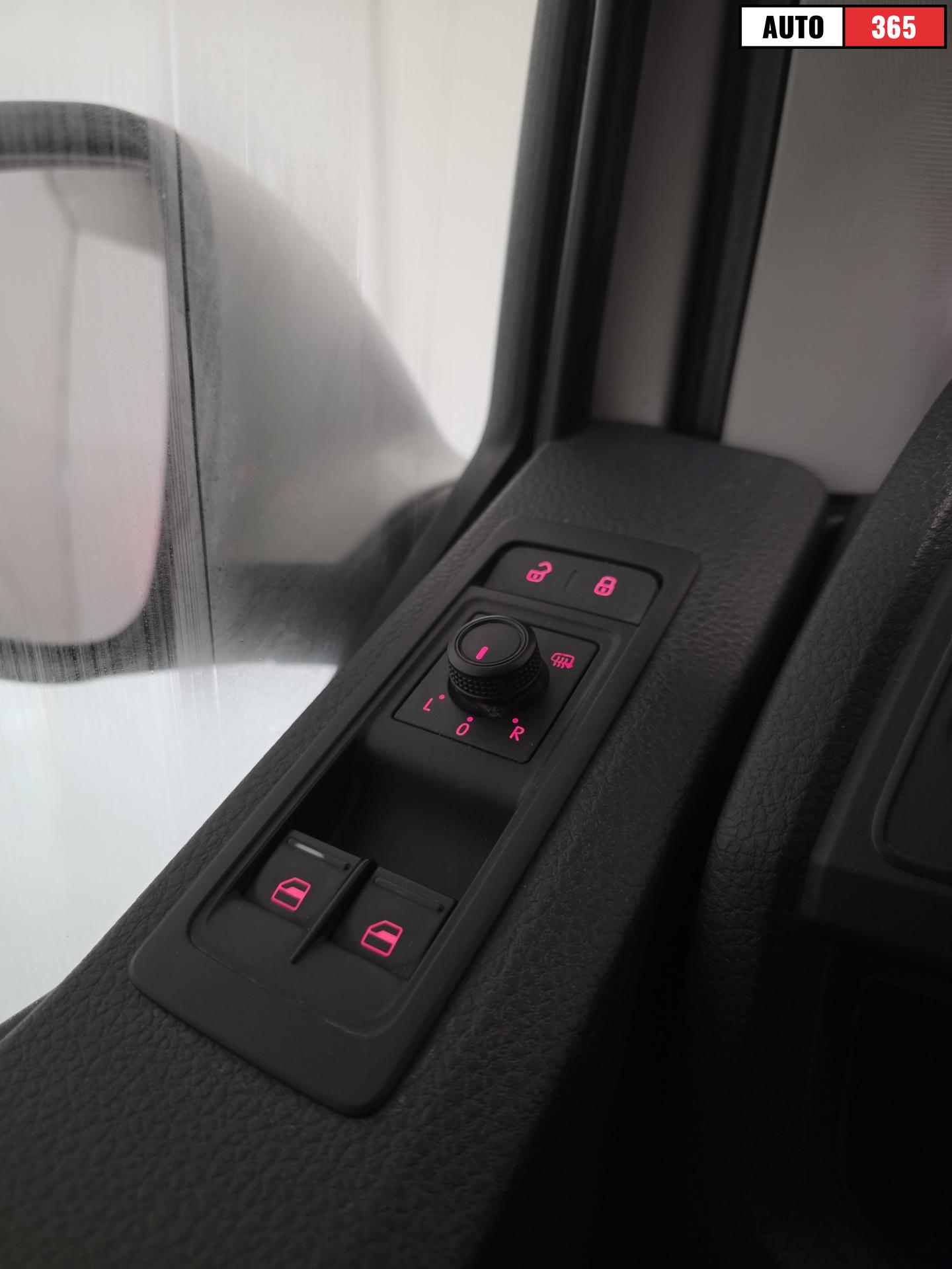 Volkswagen Transporter - Image 18