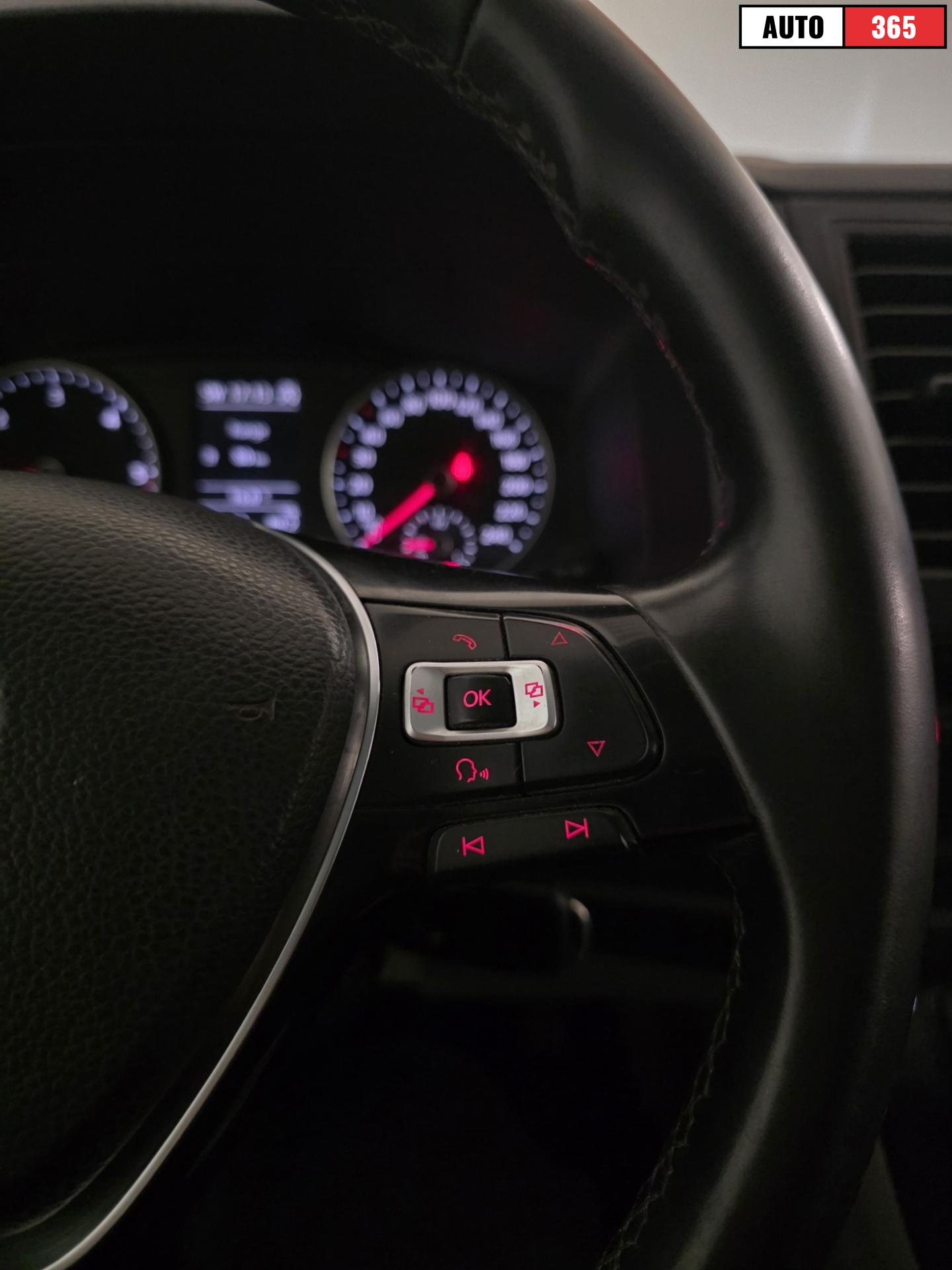 Volkswagen Transporter - Image 10