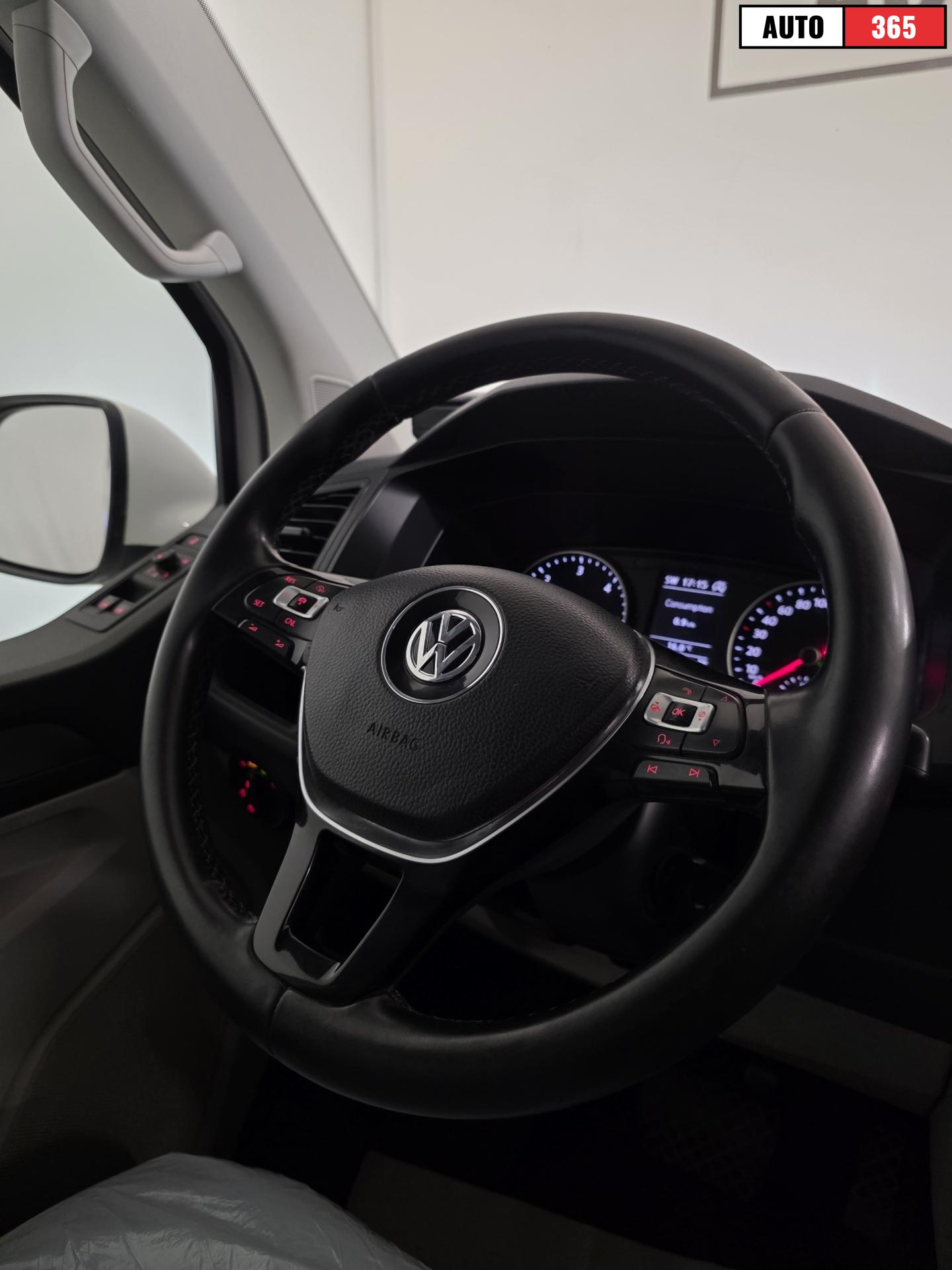 Volkswagen Transporter - Image 7