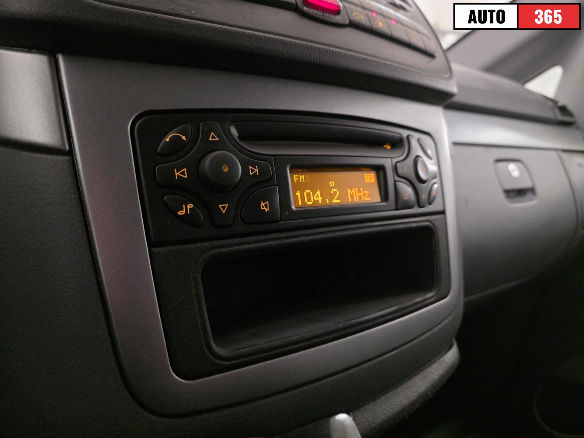 Mercedes-Benz Viano - Image 16