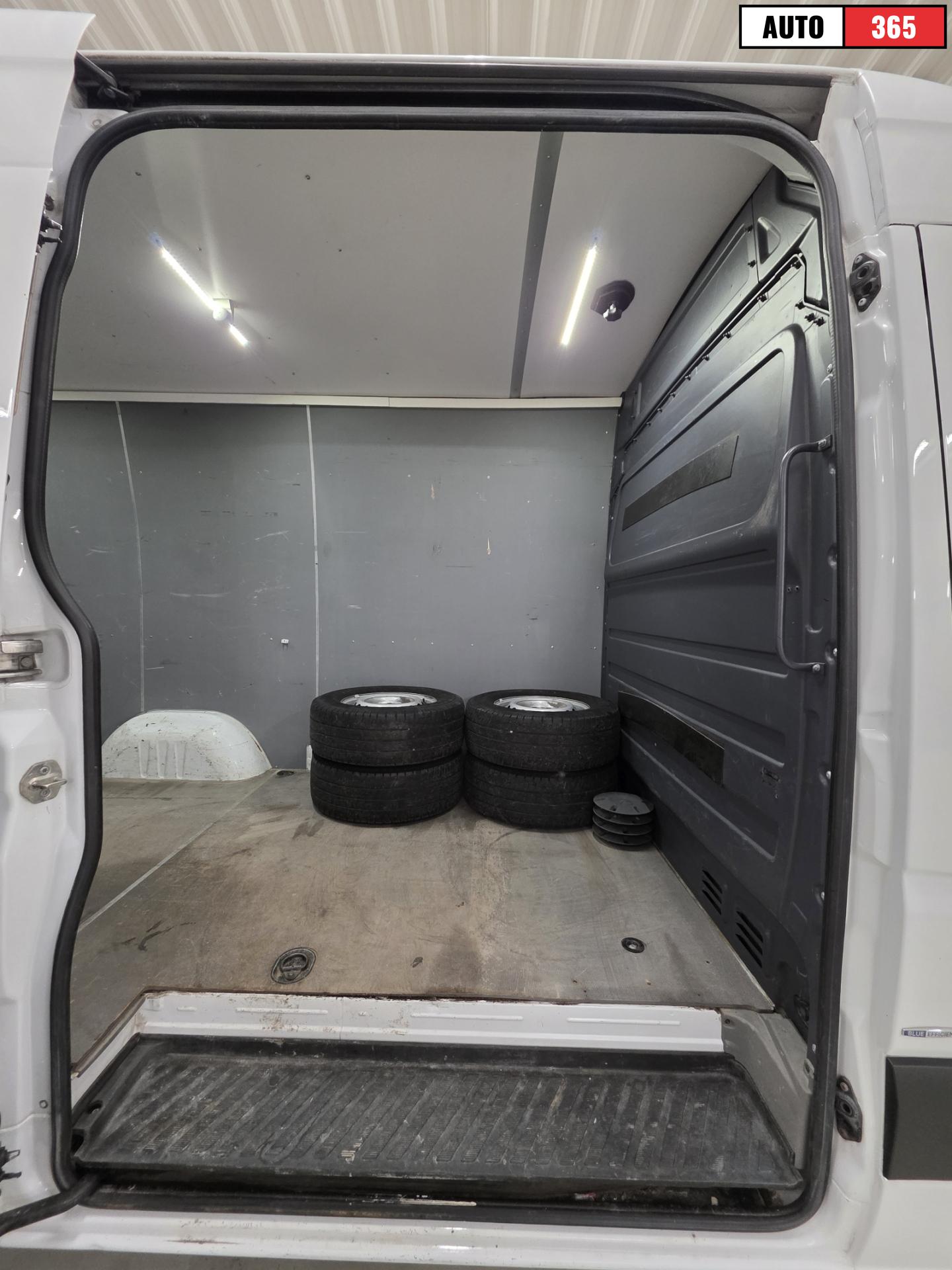 Mercedes-Benz Sprinter - Image 7