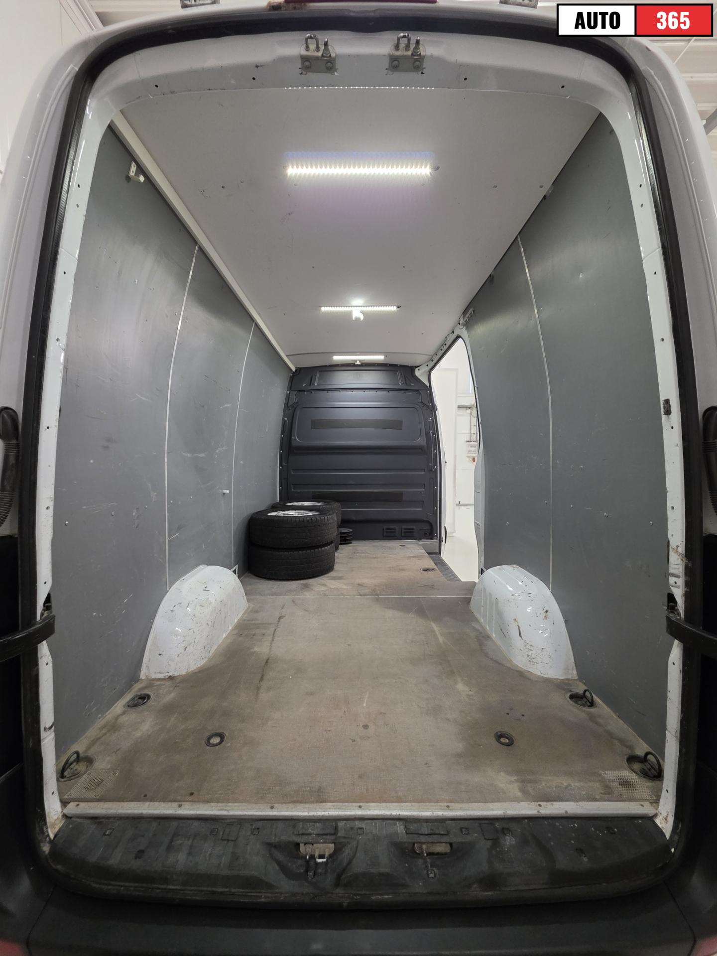 Mercedes-Benz Sprinter - Image 8