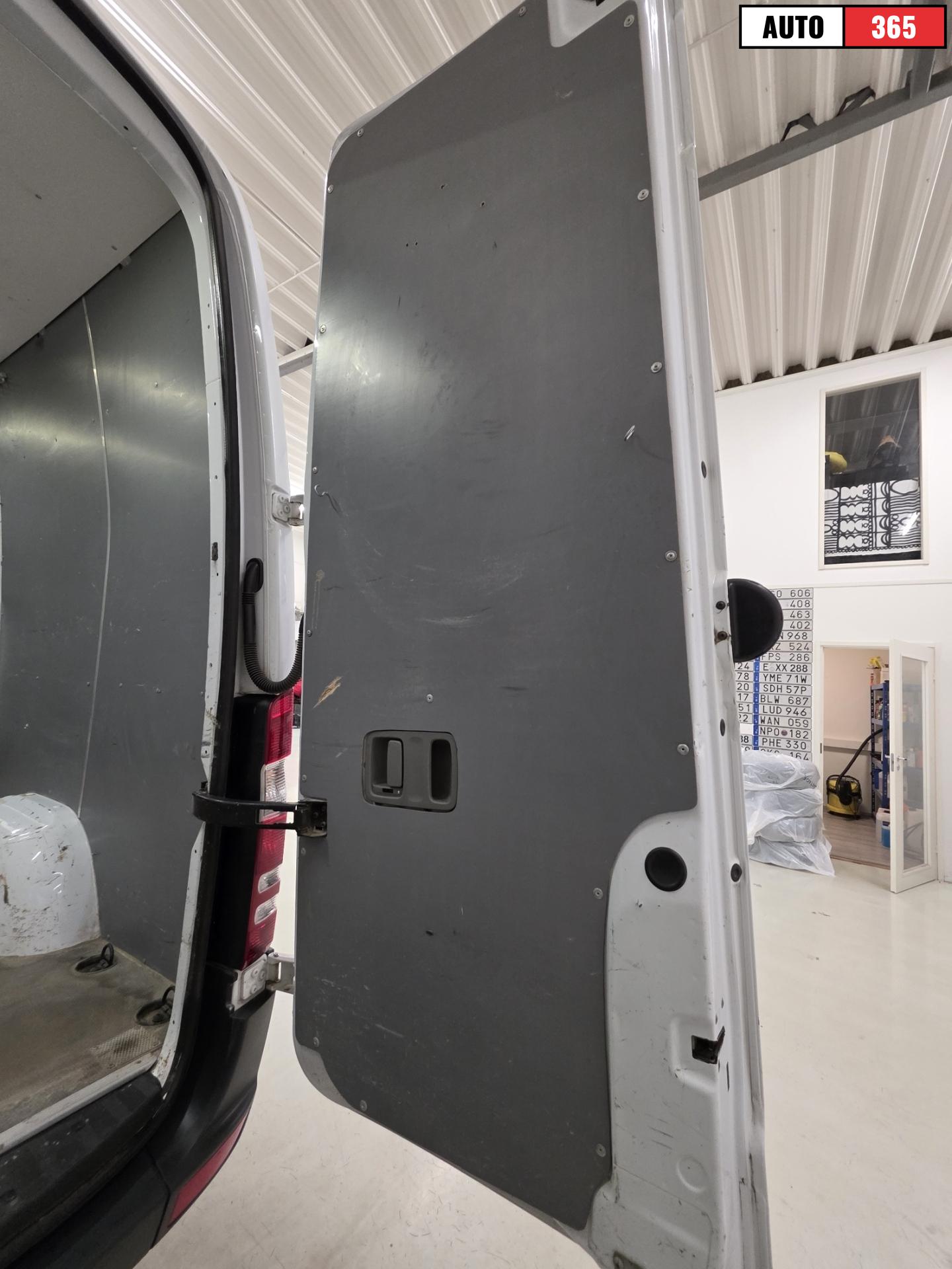 Mercedes-Benz Sprinter - Image 10