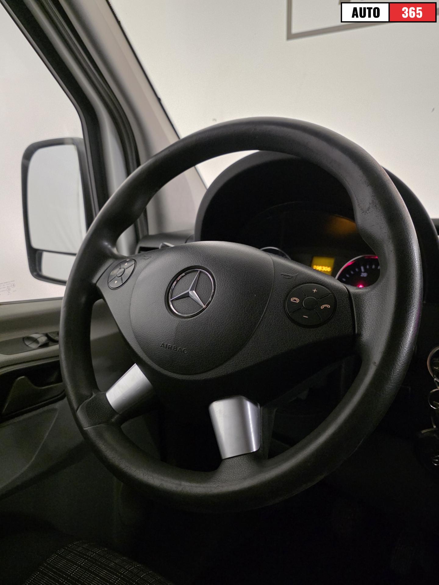 Mercedes-Benz Sprinter - Image 11